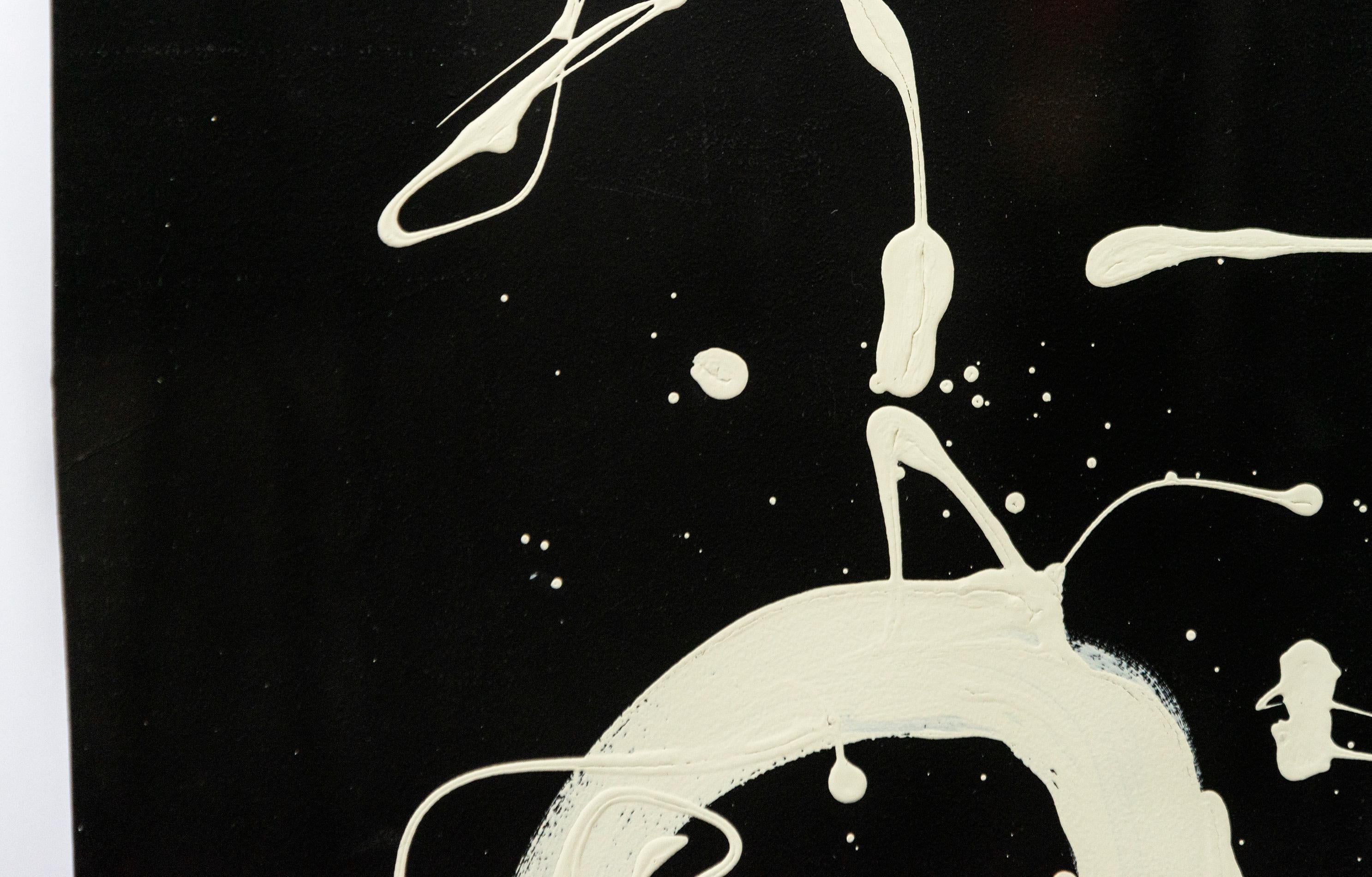 Whiting 1 e 2 - bianco e nero, minimalista, gestuale, astratto, acrilico su carta - Painting Astratto di Lynne Fernie