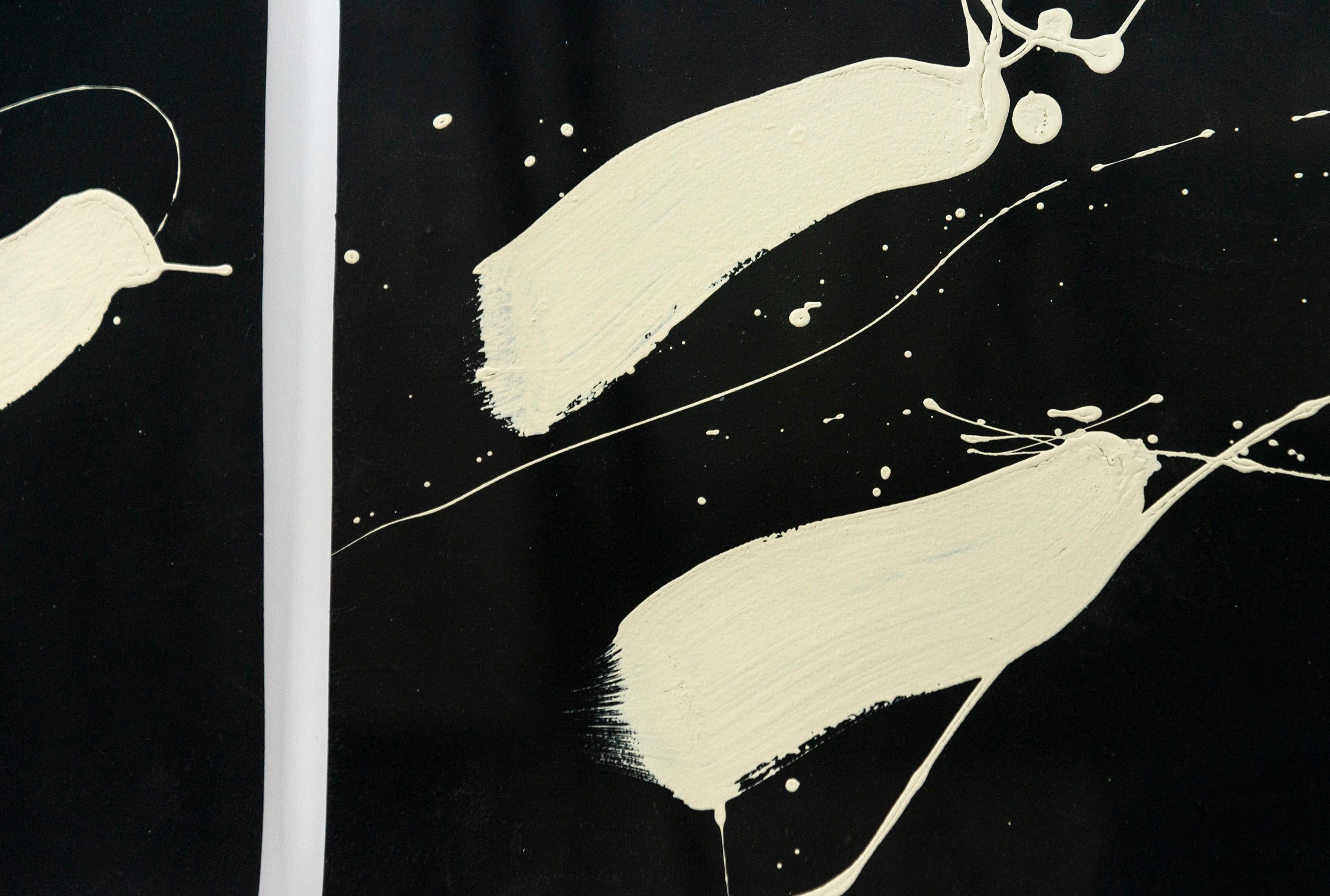 Whiting 1 e 2 - bianco e nero, minimalista, gestuale, astratto, acrilico su carta - Abstract Painting Nero di Lynne Fernie