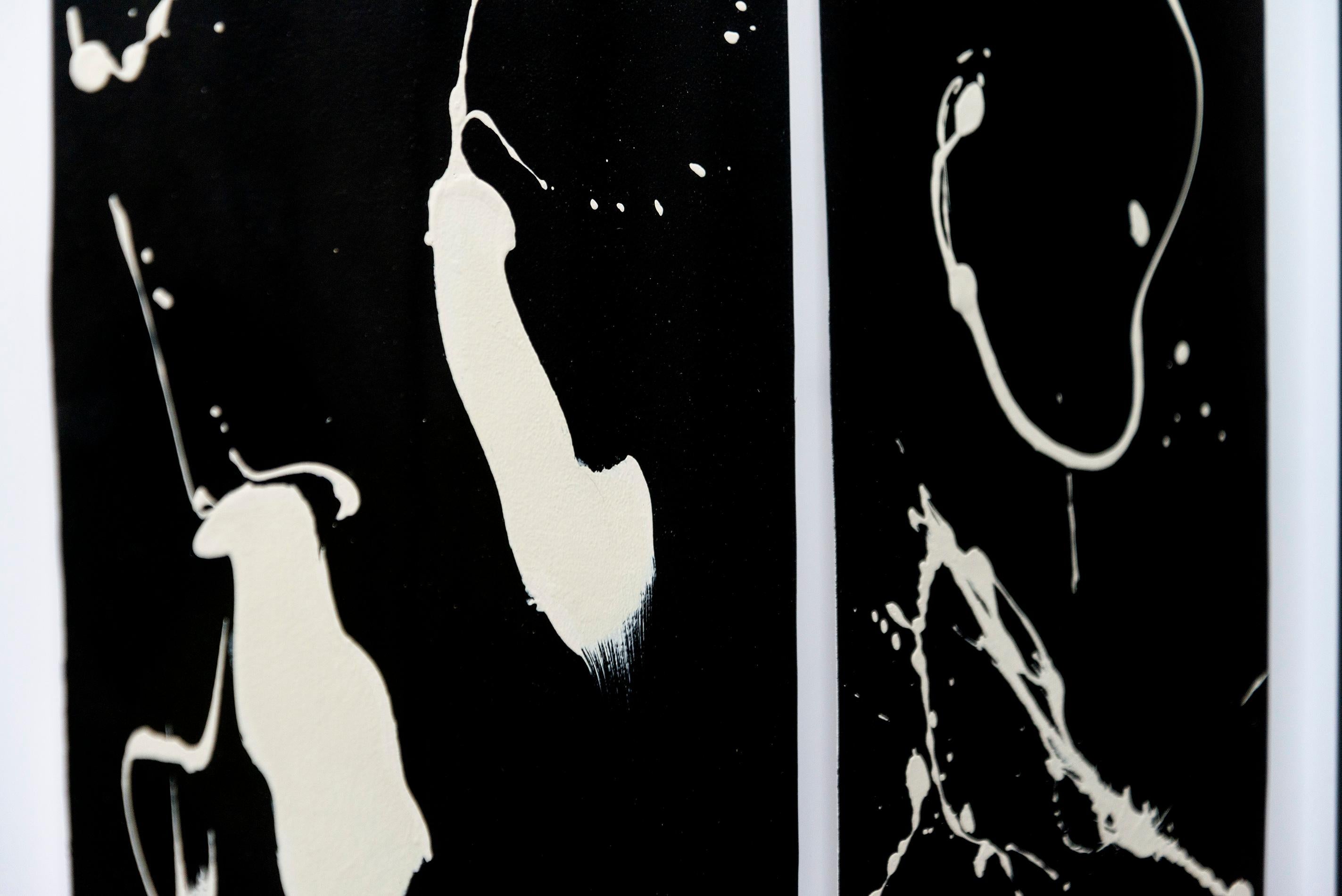 Dibujo 3 y 4 - blanco y negro, minimalista, gestual, abstracto, acrílico sobre papel - Painting Abstracto de Lynne Fernie
