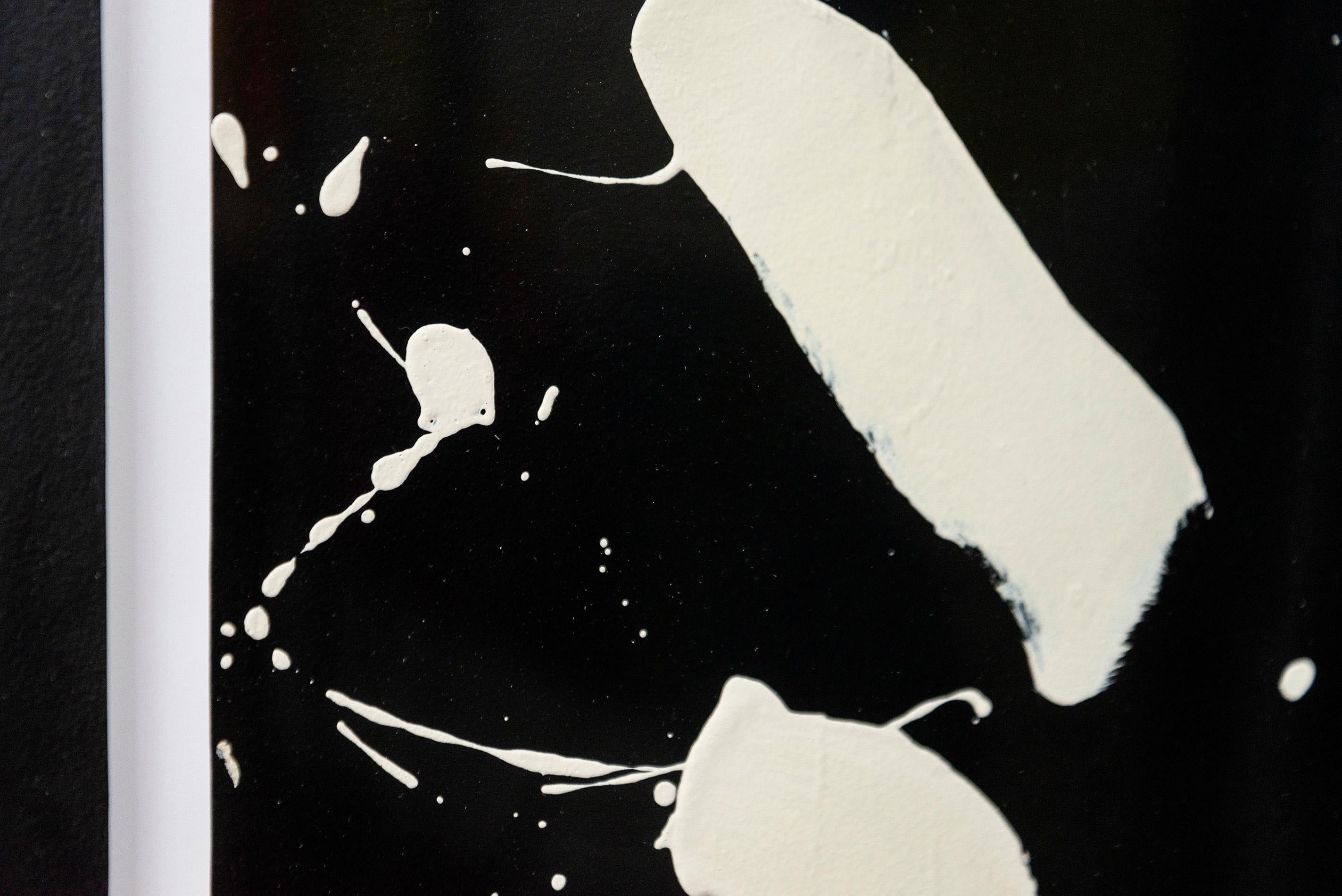 Dibujo 3 y 4 - blanco y negro, minimalista, gestual, abstracto, acrílico sobre papel en venta 3