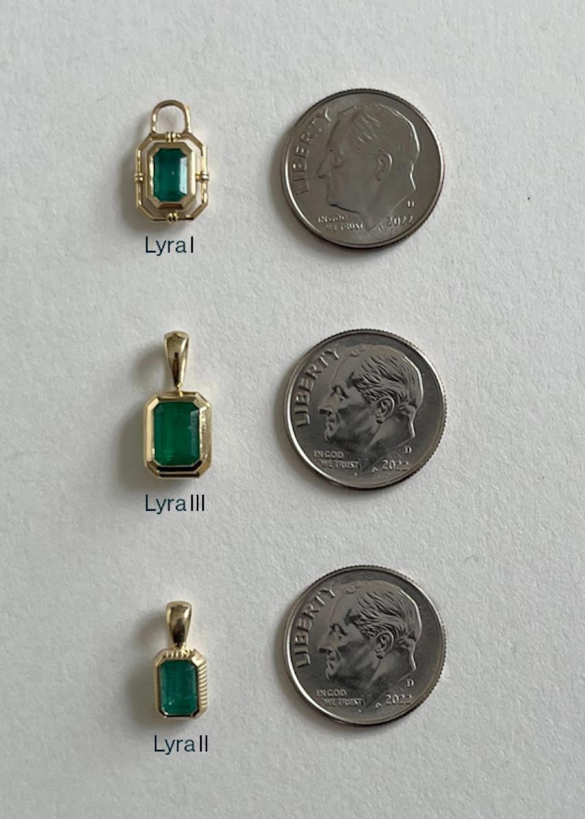Lyra Baguette Pendant III - Emerald 1cw For Sale 5