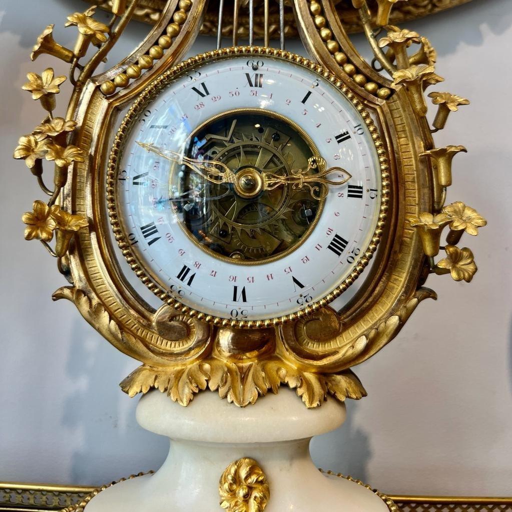 Lyre Clock with Complications in Gilt Bronze & Marble from the Napoleon III Era  In Good Condition In NICE, FR