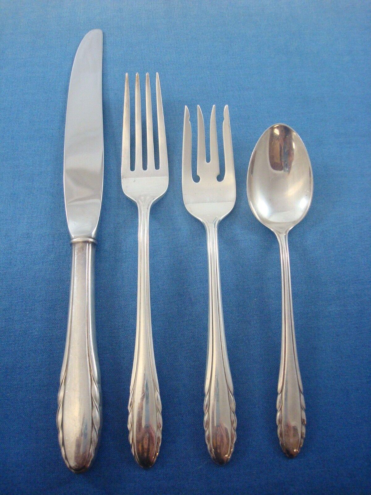 Lyric by Gorham Sterling Silber Besteck für 12 Personen Set 69 Pieces im Zustand „Hervorragend“ im Angebot in Big Bend, WI