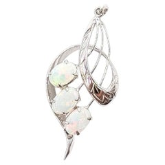 Lyrical Opal Pendant in 18k White Gold