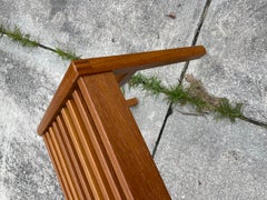 Banc danois moderne à lattes en teck Lysgaard Mobler