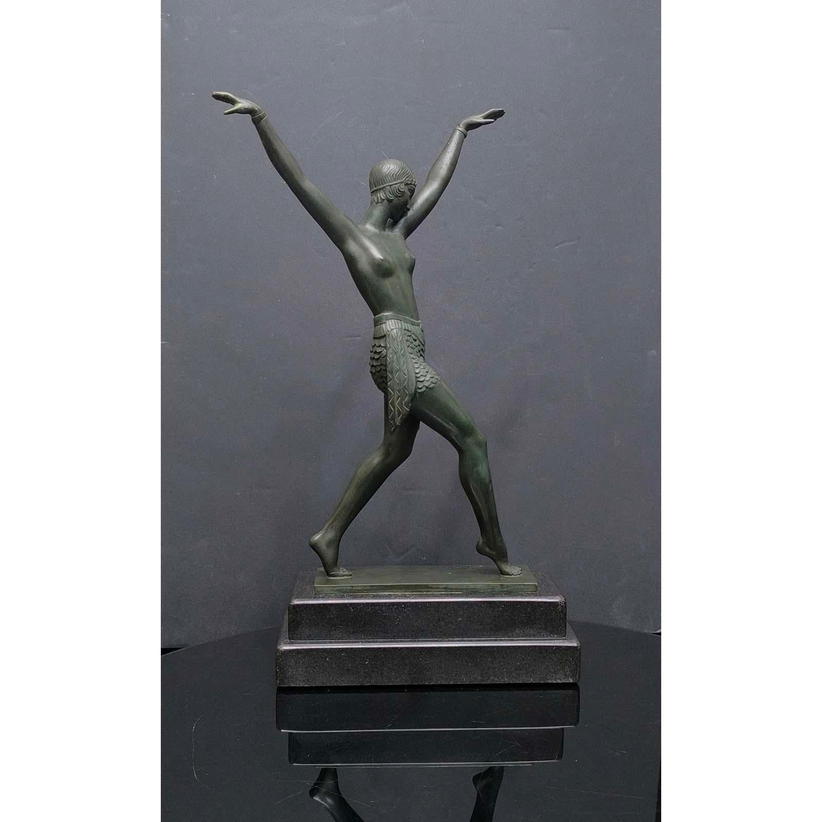 French Lysis, Dancer-Sculpture Signed „Fayral“ (Pierre Le Faguays) for Max Le Verrier For Sale
