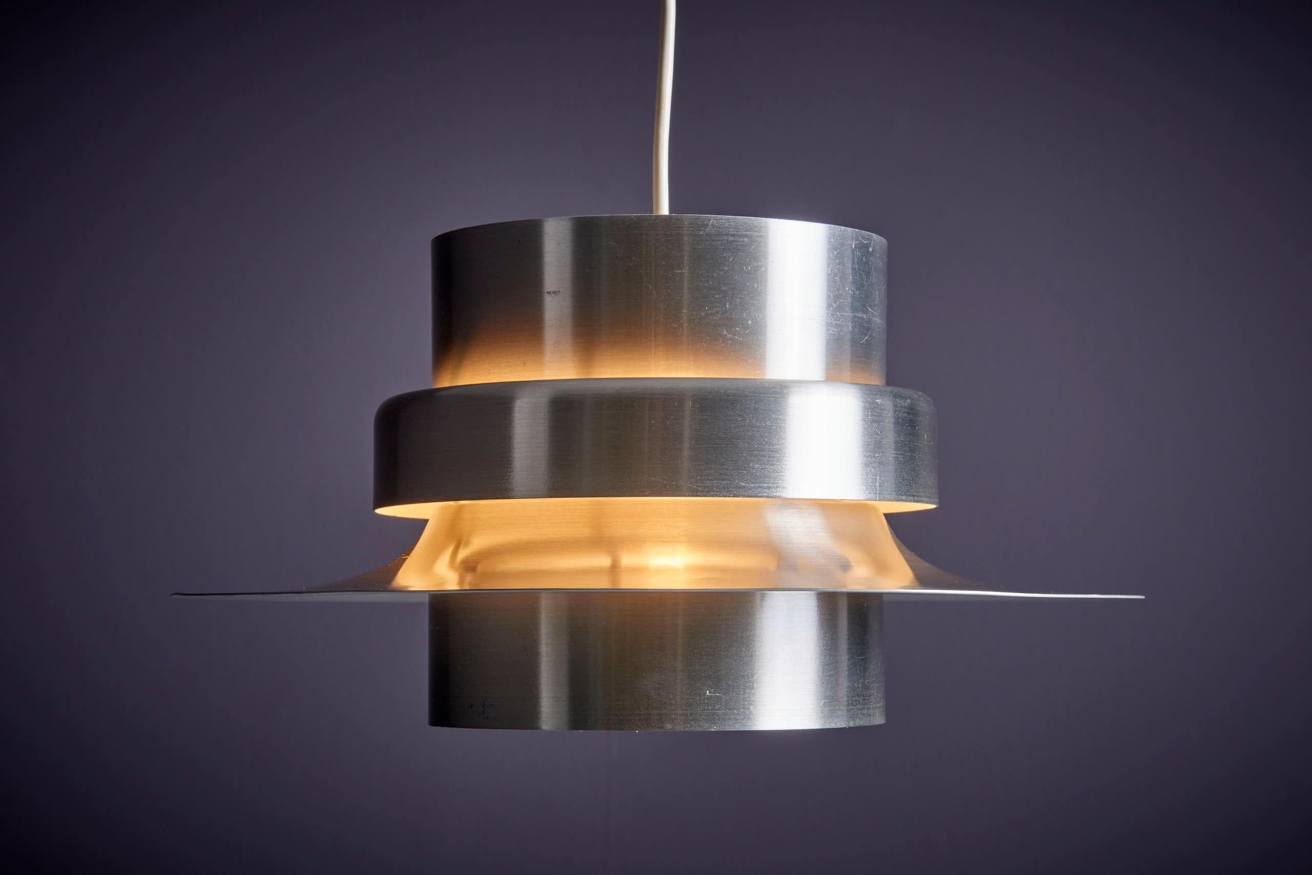 Mid-Century Modern Lampe suspendue Lyskaer en aluminium Danemark - années 1960 en vente