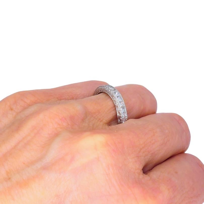M Beaudry Anello di Eternità con Diamante Taglio Principale in Platino Misura 6,5 In condizioni buone in vendita a Beverly Hills, CA