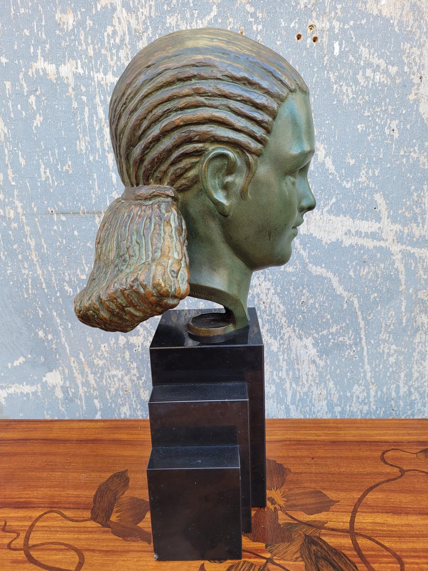 M Bouraine, Head Of A Young Woman, Bronze, Art Deco, 20th Century For Sale 9
