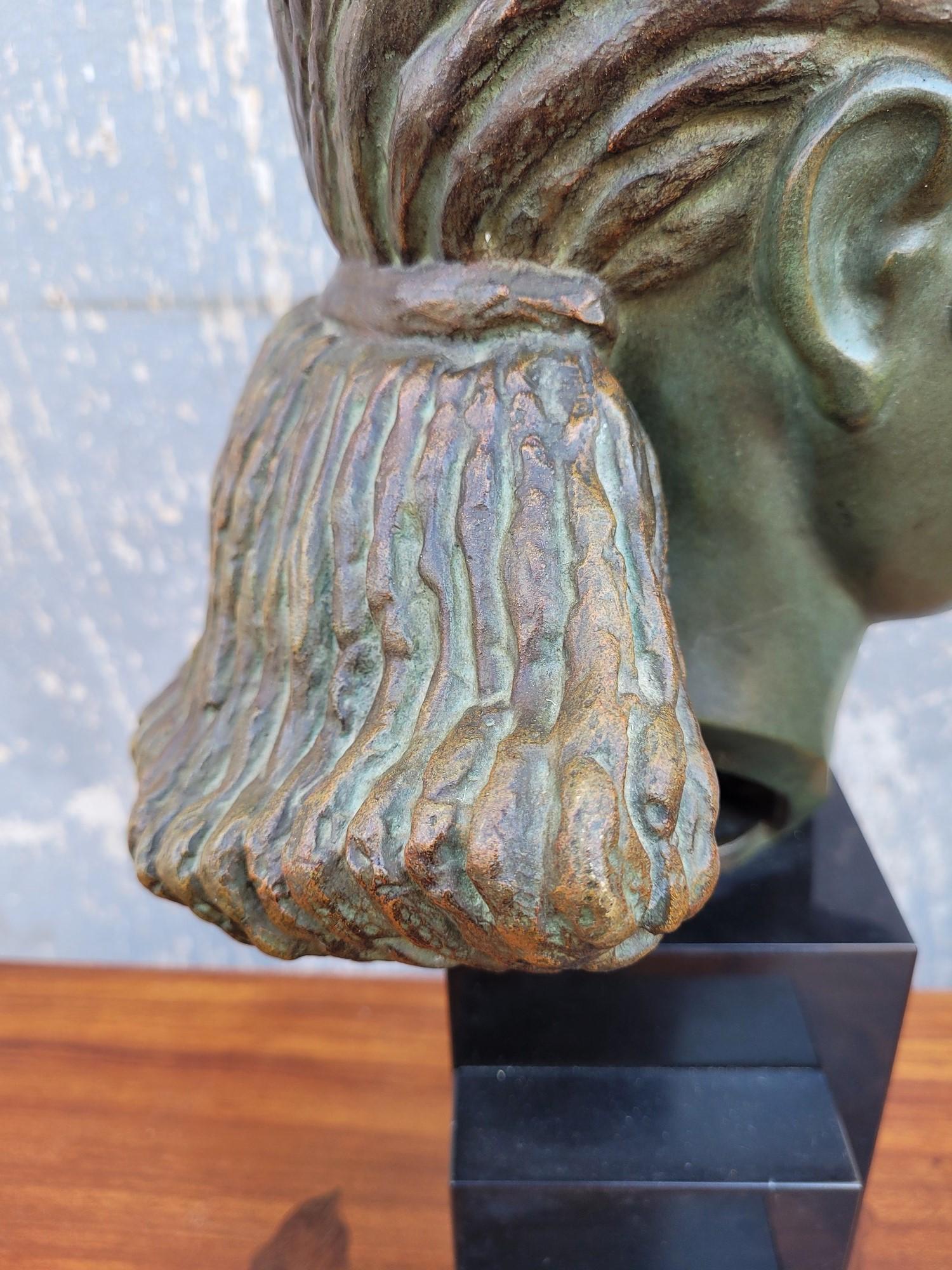 M Bouraine, Head Of A Young Woman, Bronze, Art Deco, 20th Century For Sale 10