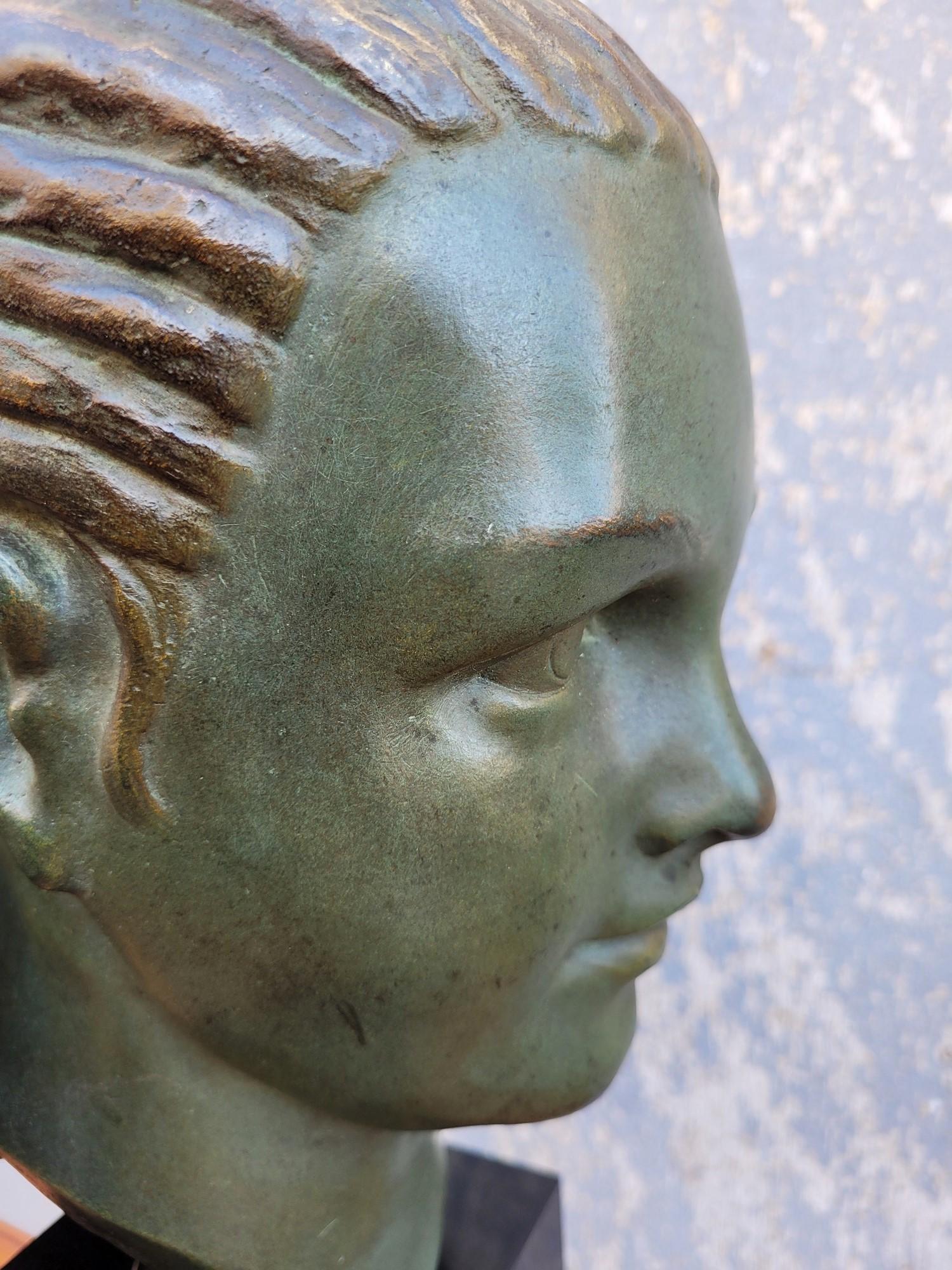 M Bouraine, Head Of A Young Woman, Bronze, Art Deco, 20th Century For Sale 11