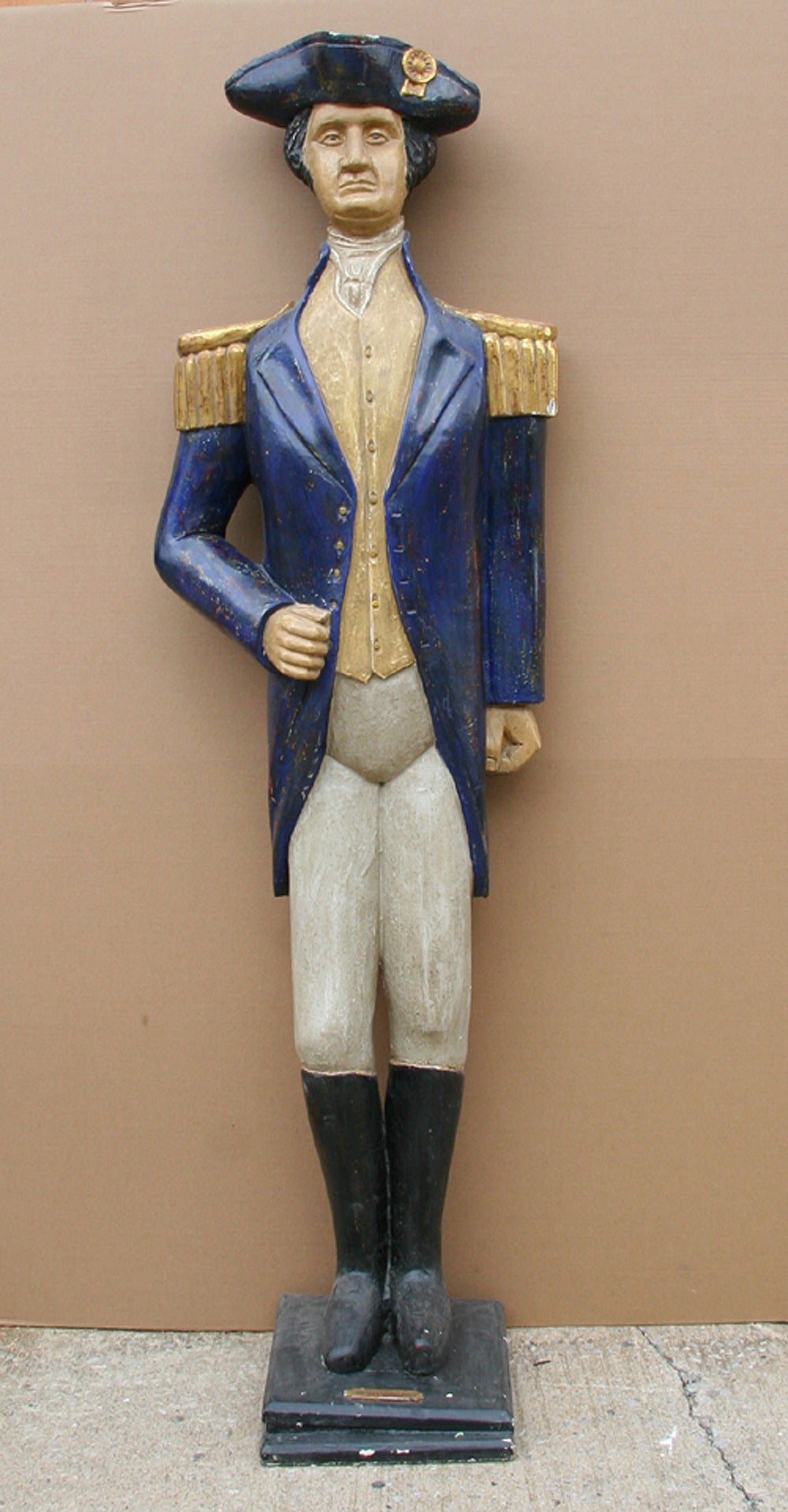 Sculpture unique en bois sculptée et peinte de George Washington - Marron Figurative Sculpture par M. Brodin
