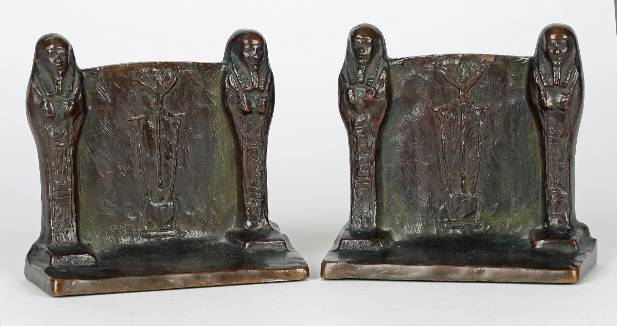 M Carr, Paar amerikanische Jugendstil-Buchstützen aus Bronze im ägyptischen Stil, M Carr im Angebot 2