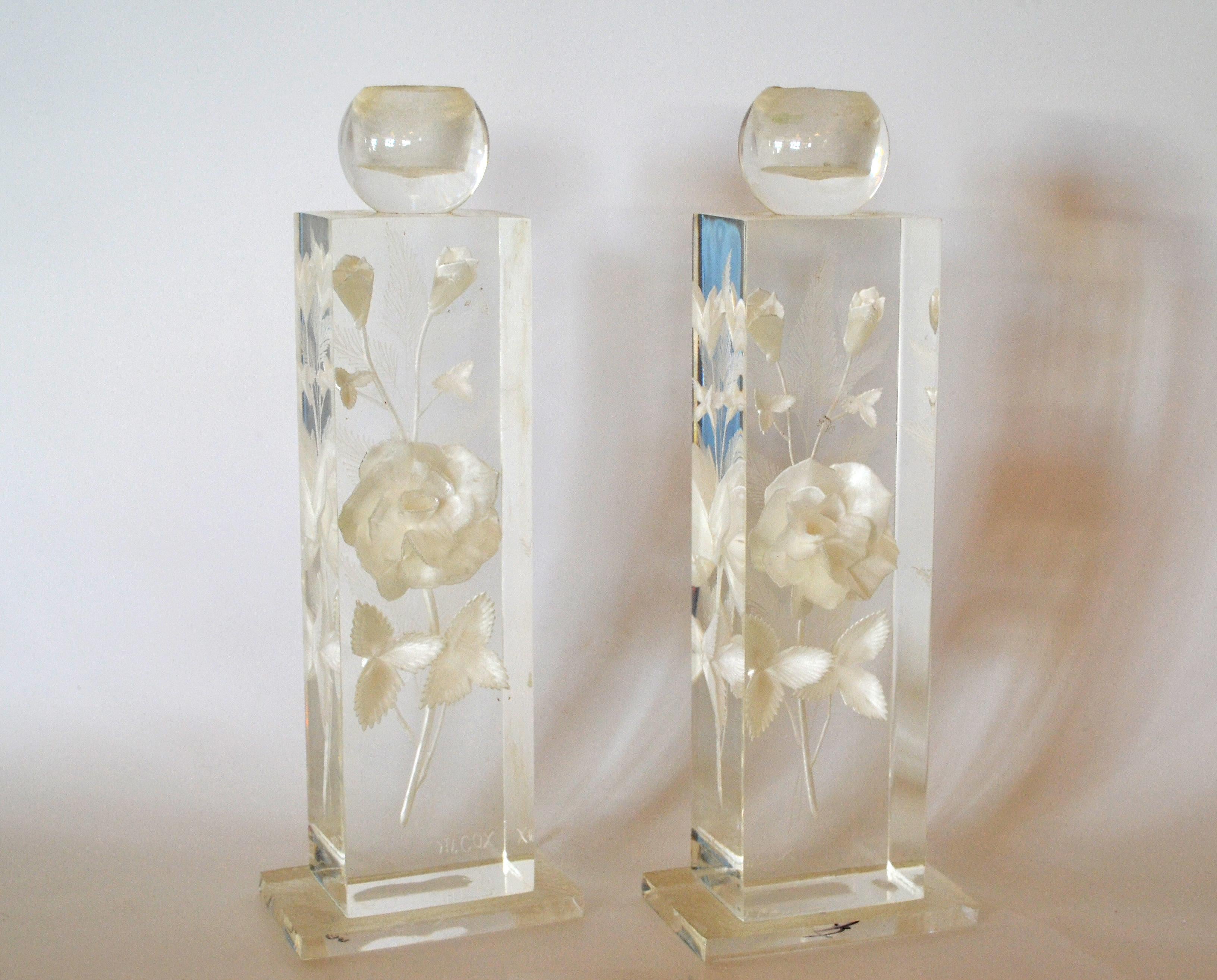 M. Cox Art Deco Clear Acrylic & White Flowers Candleholders, Candlesticks, Pair In Good Condition In Miami, FL