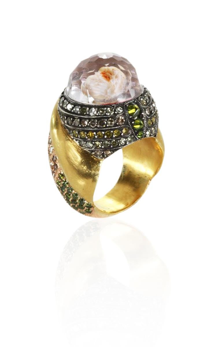 White Flower Ring
Gold Ring and diamonds from Sevan Bıçakçı’s creations 

Gold: 5.46g
Silver: 8.05 g
TDW: 3.11 Ct
Sem Pr St: 22.21 Ct