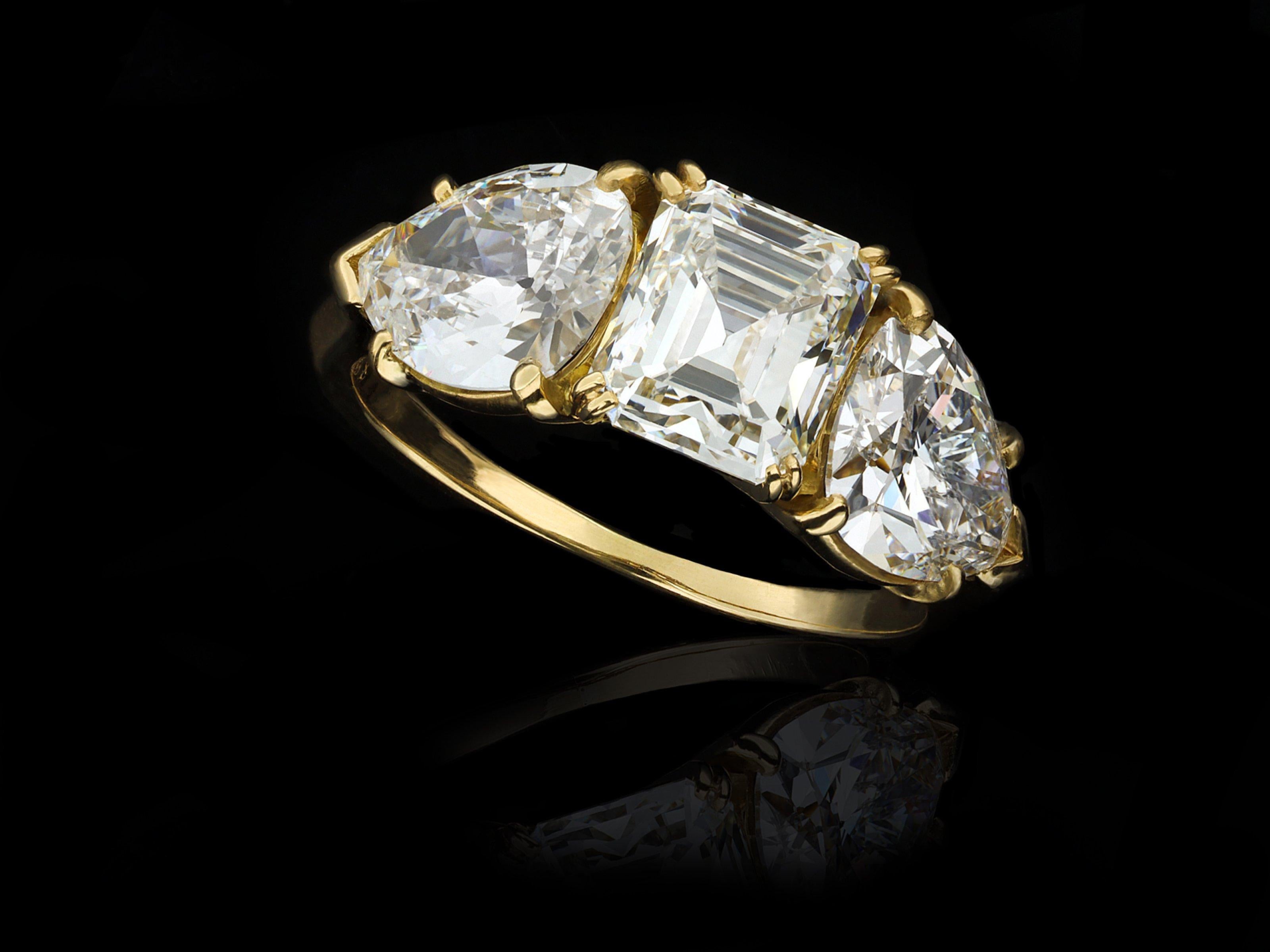 Women's or Men's M. Gérard diamond three stone ring, French, circa 1970. For Sale