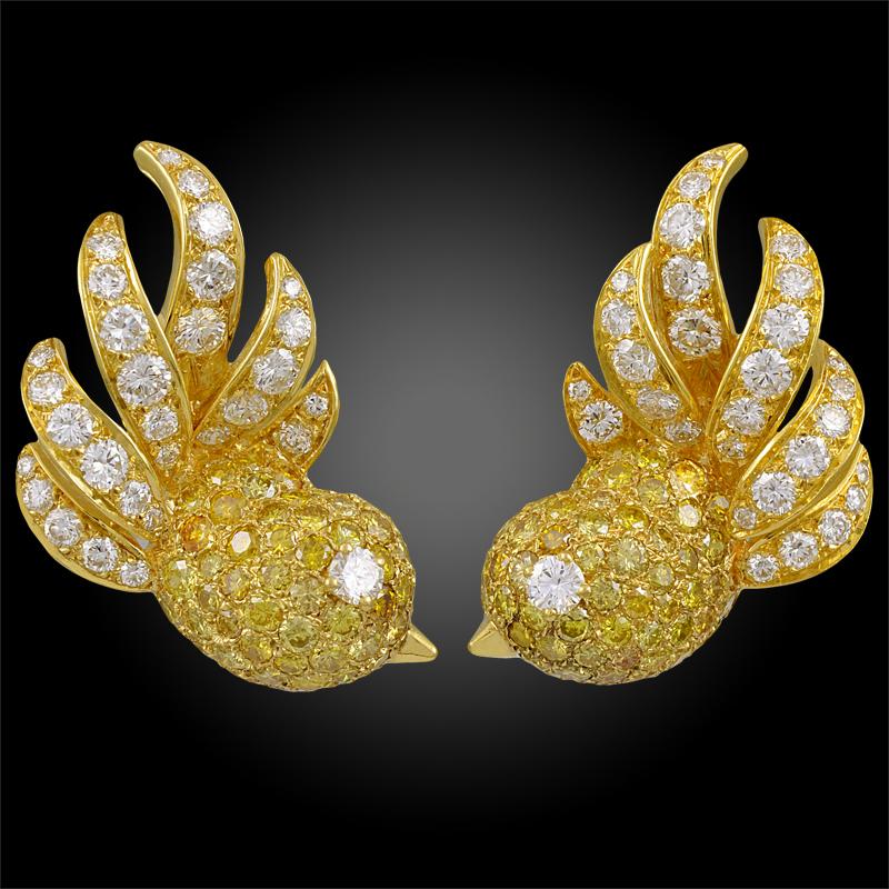 Round Cut M. Gérard Fancy Yellow and White Diamond Yellow Gold Bird Necklace Suite For Sale