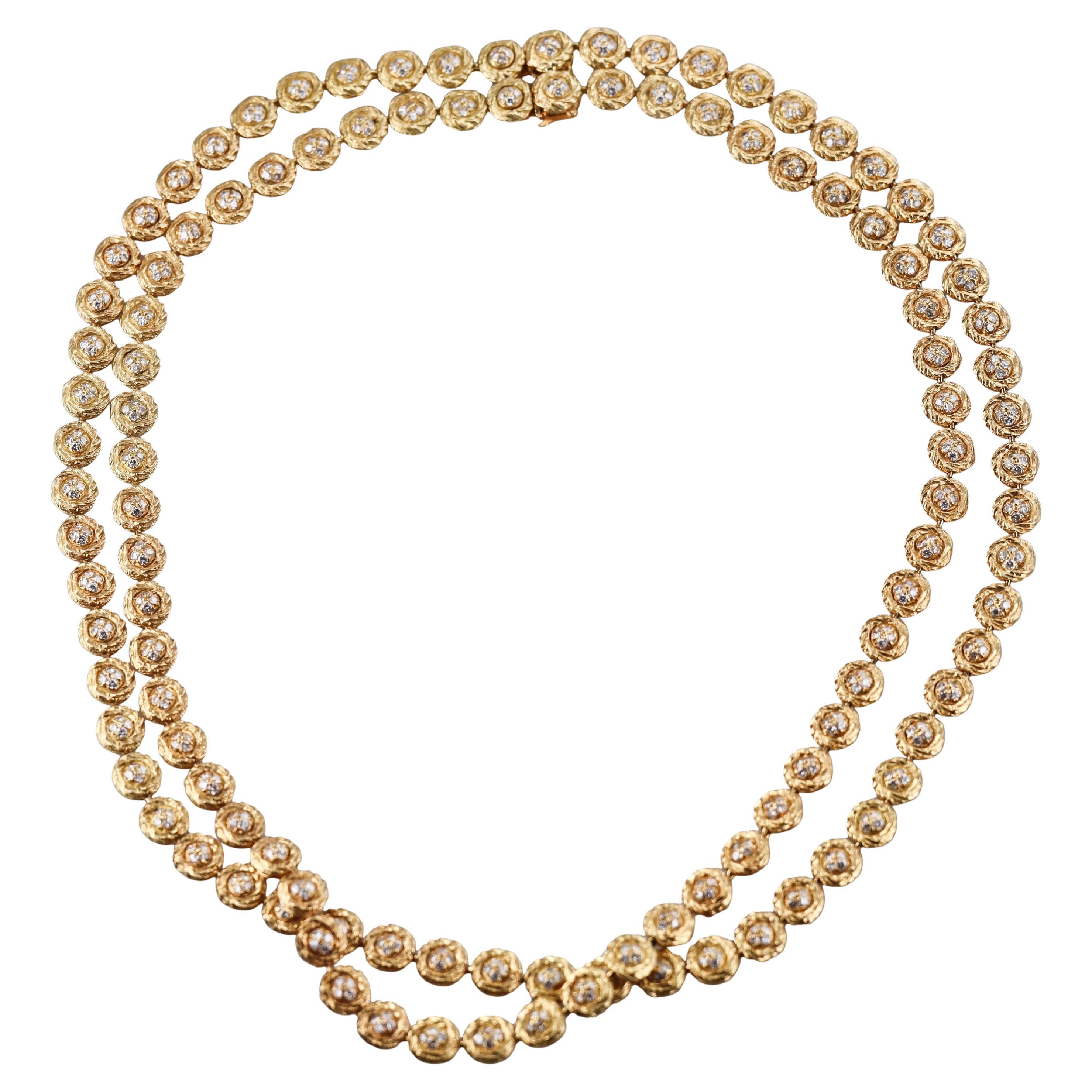 M. Gerard Collier à deux rangs en or jaune et diamants en vente