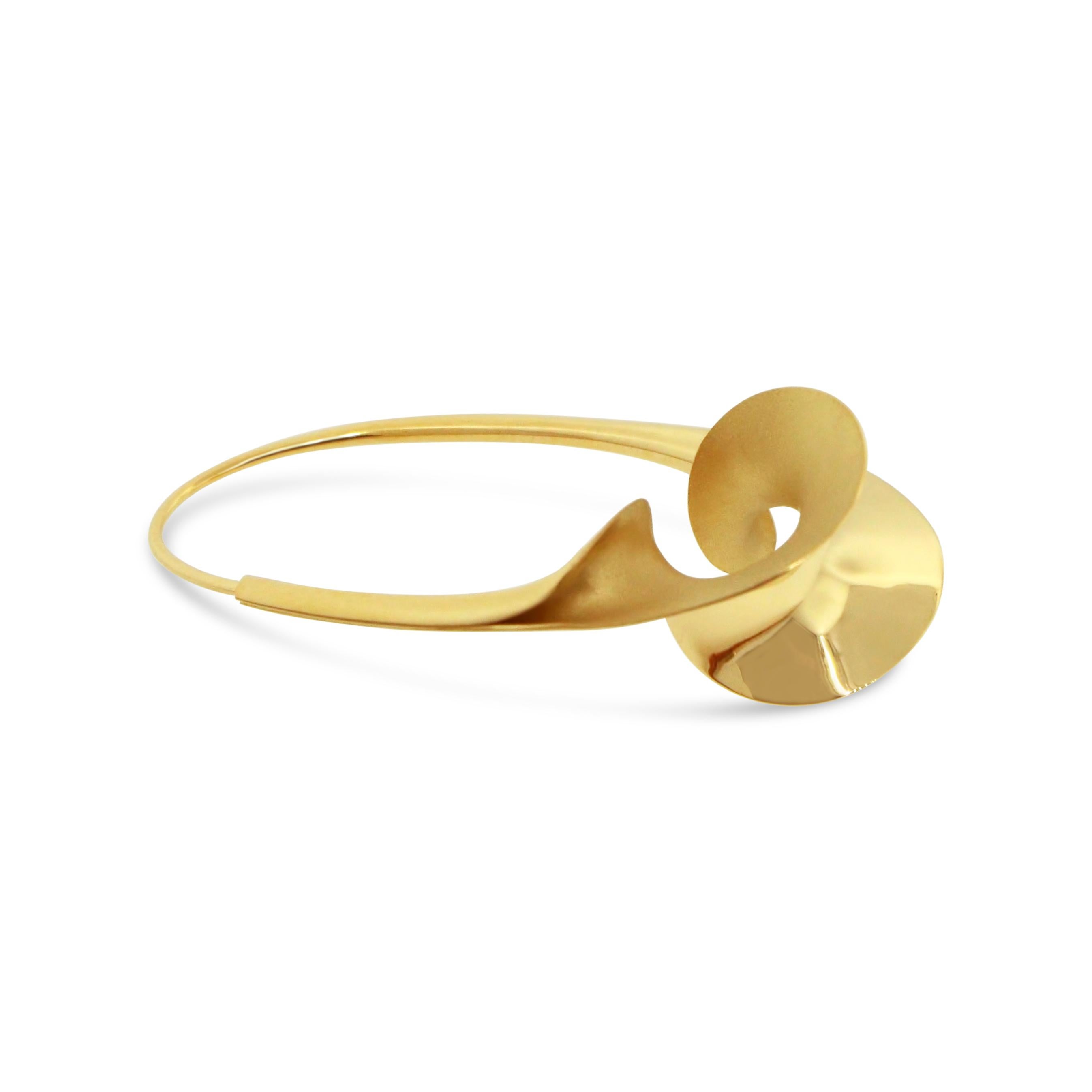 M. Good 18k Yellow Gold Torque Earrings In Good Condition For Sale In New York, NY