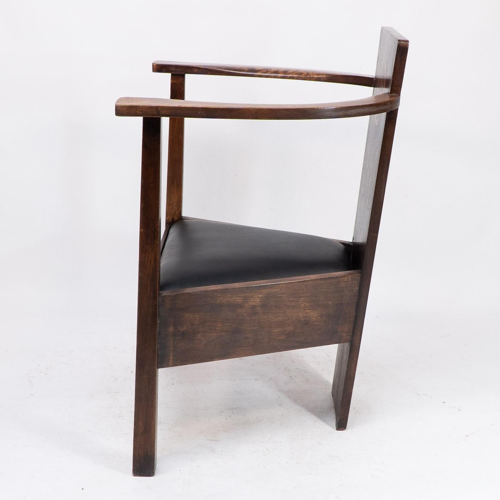 Paire de fauteuils Arts & Crafts avec incrustations de feuillages et de rubans de M H Baillie Scott en vente 7