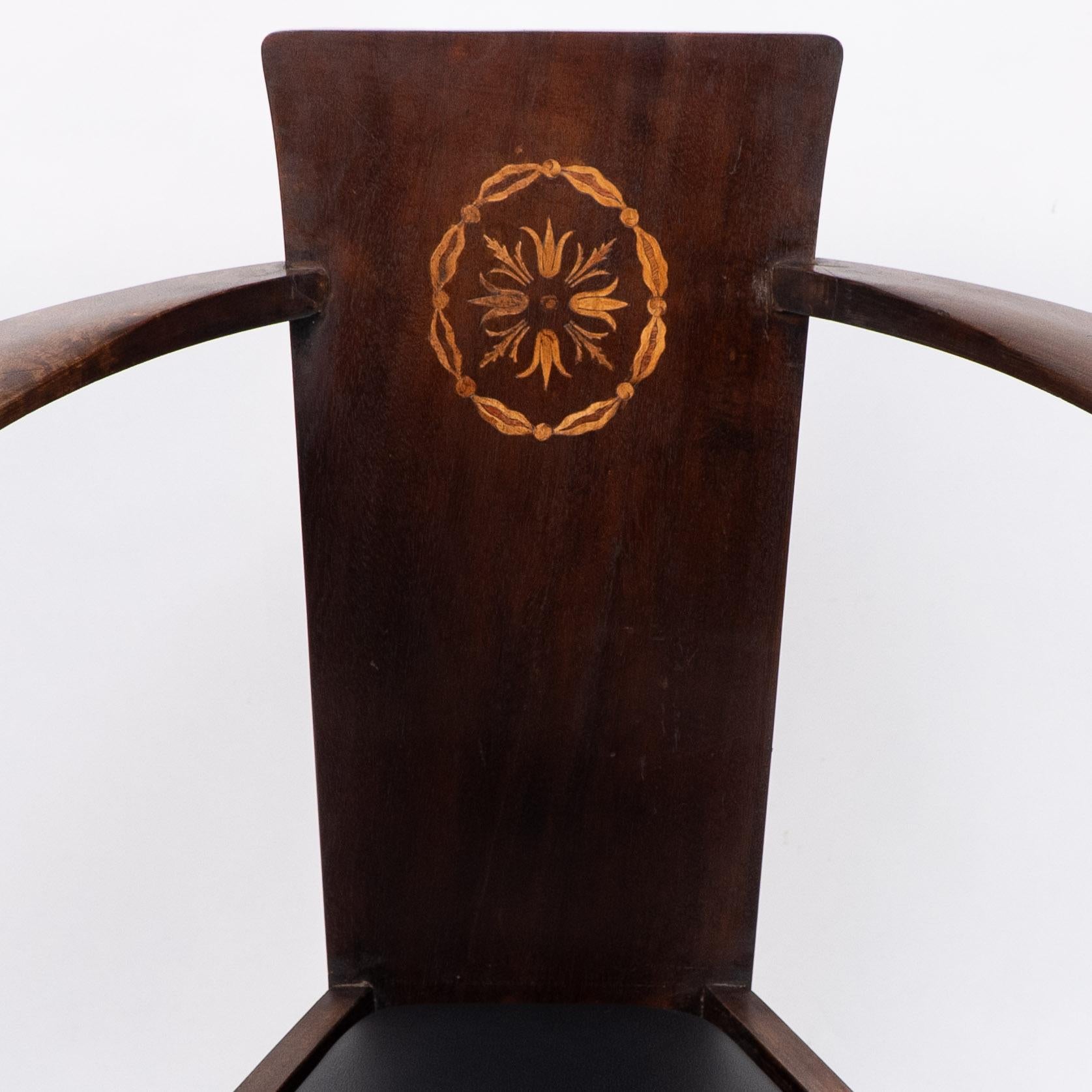 Paire de fauteuils Arts & Crafts avec incrustations de feuillages et de rubans de M H Baillie Scott en vente 10