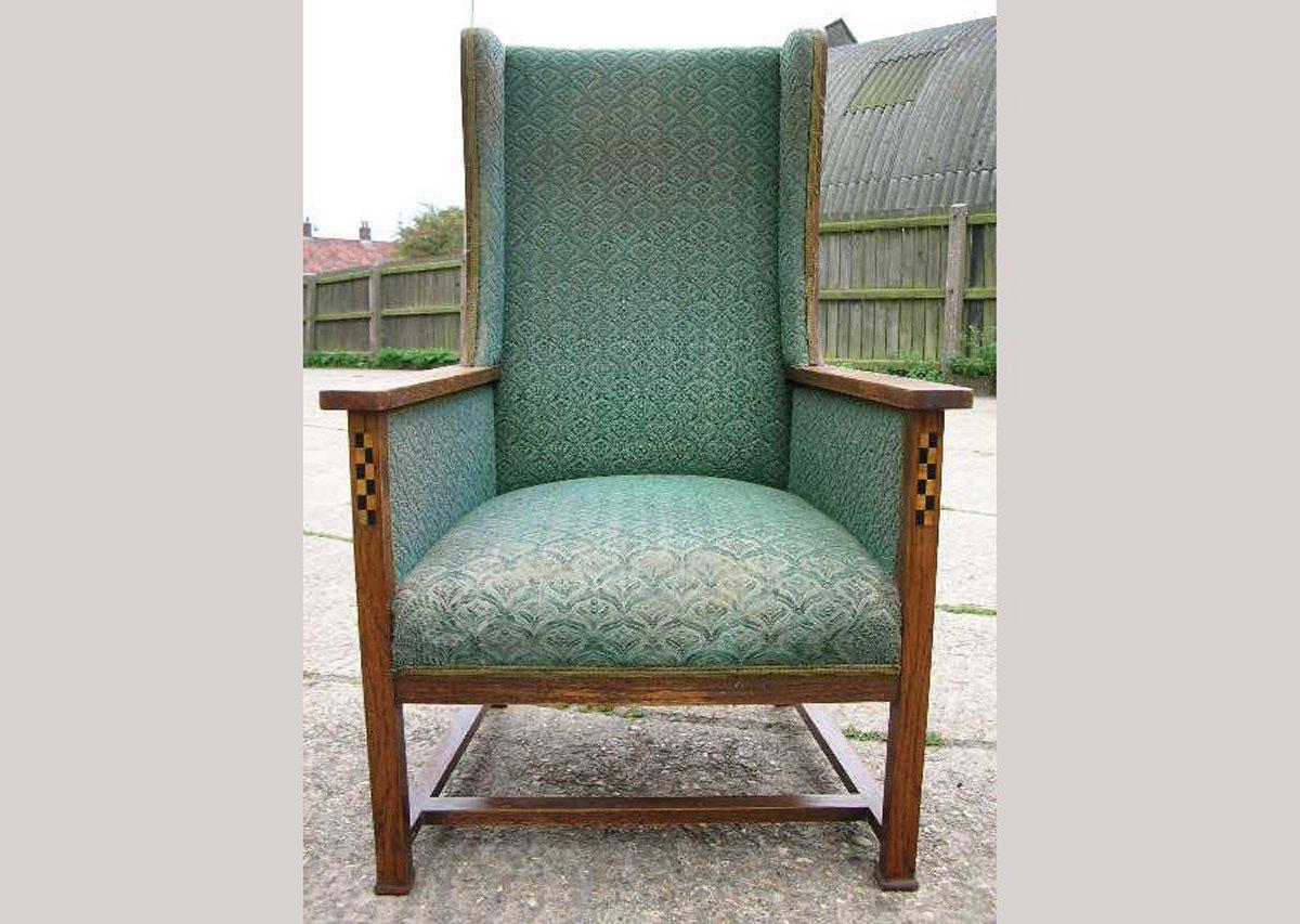 Fait main M. H. Baillie Scott Fauteuil en chêne Arts & Crafts avec incrustations en damier sur les bras en vente