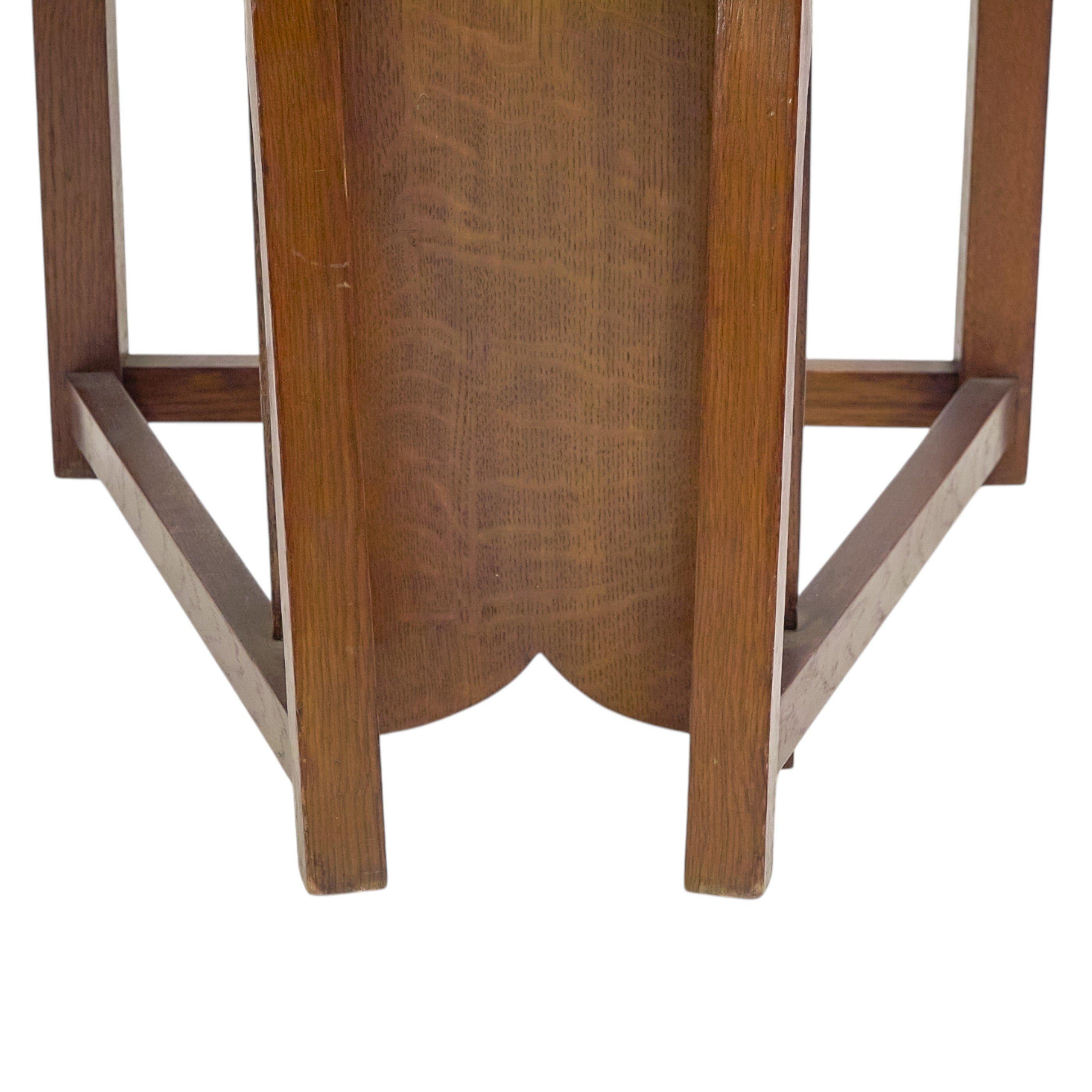 M. H. Baillie Scott, attri. Drei Arts-and-Crafts-Sessel mit hoher Rückenlehne aus Eiche im Angebot 9
