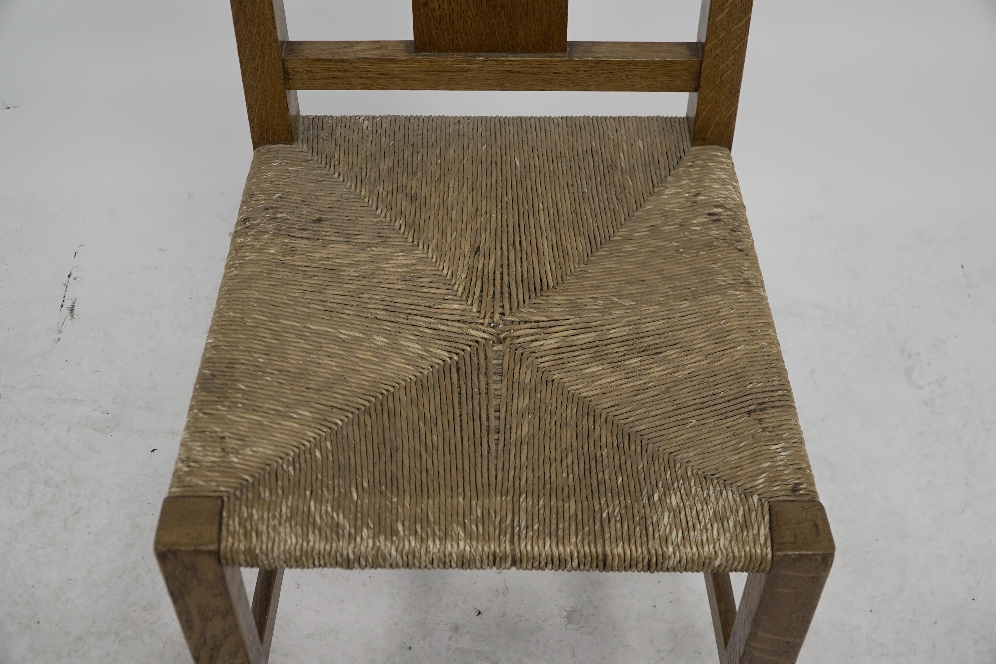 M H Baillie Scott zugeschrieben. Ein Arts & Crafts Stuhl aus Eiche mit durchbrochenem Dekor im Angebot 3