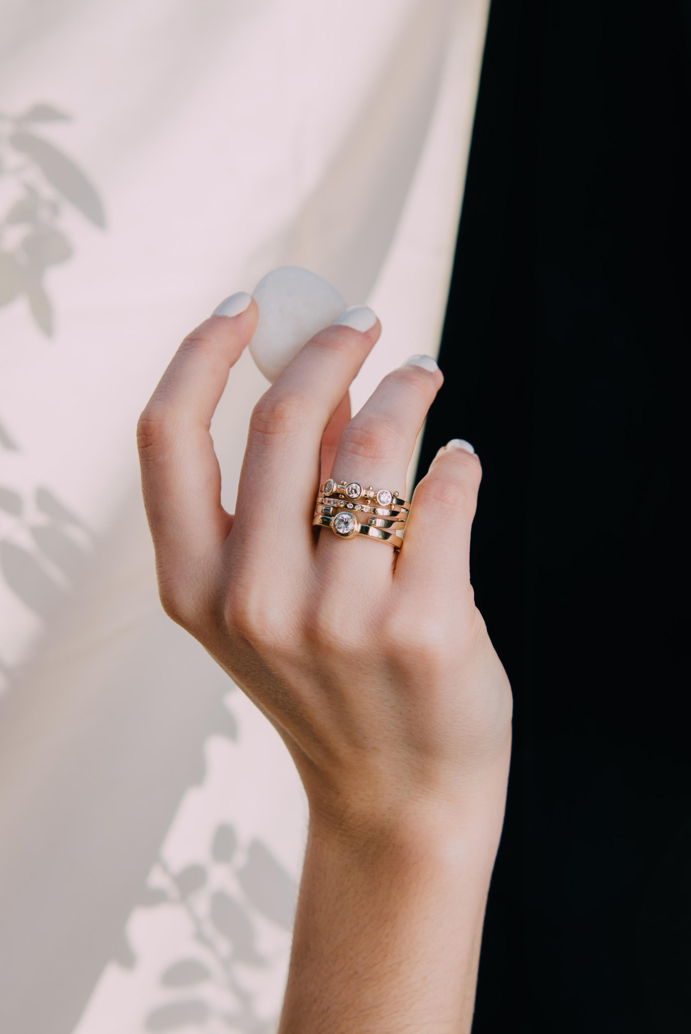 Women's or Men's M. Hisae 0.25ct White Diamond 14k Yellow Gold Modernist Engagement Ring For Sale