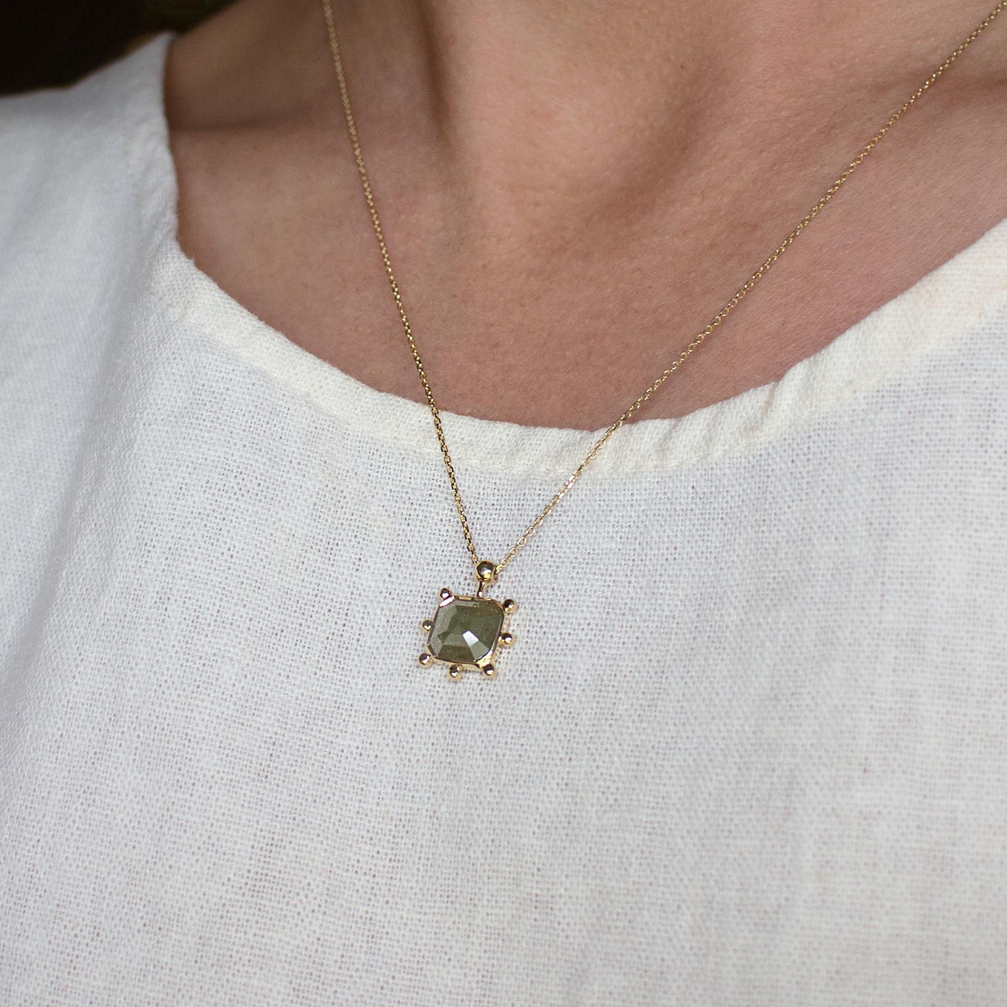 M. Hisae Green Diamond Sunburst Pendant Necklace In New Condition In Woodbury, CT