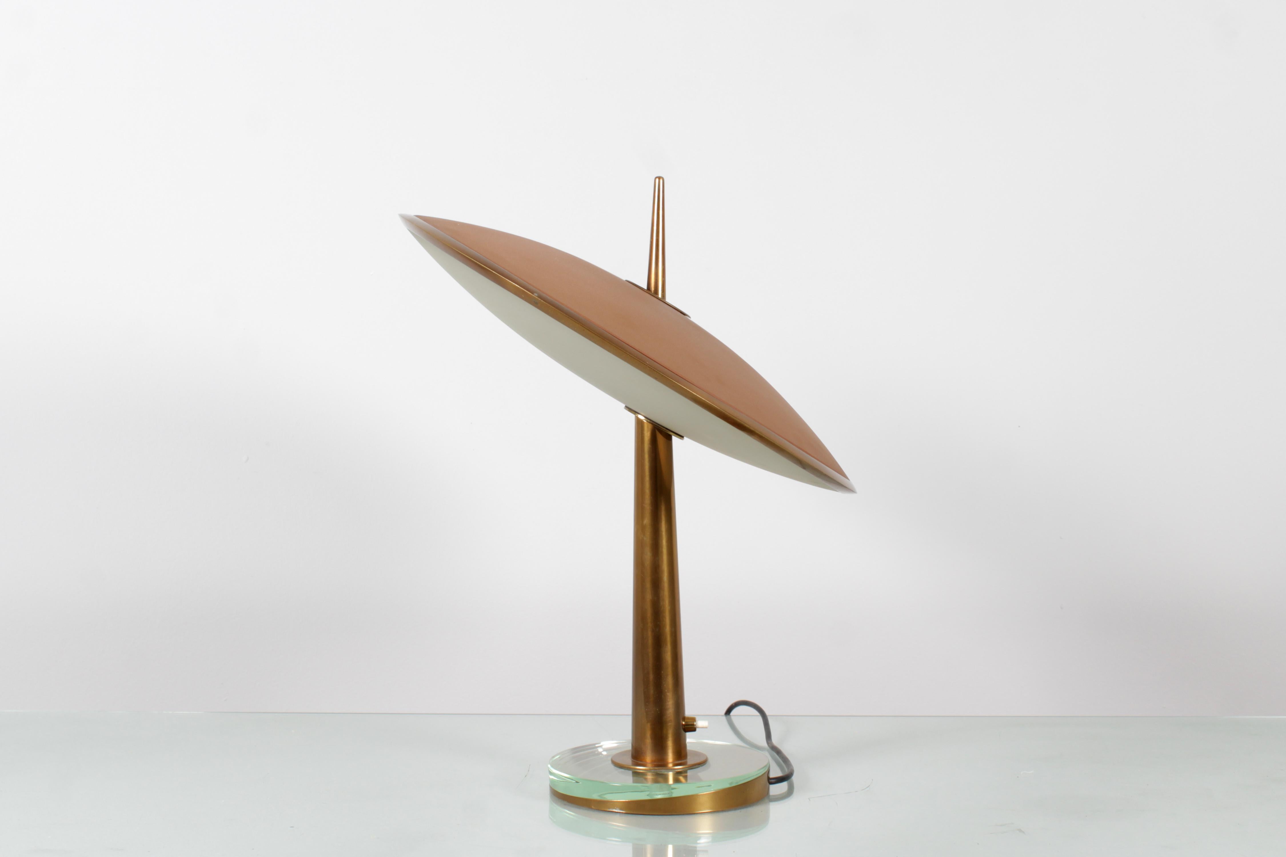 M. Ingrand for Fontana Arte mod. 1538 Disco Volante Glass Table Lamp 50s Italy 4