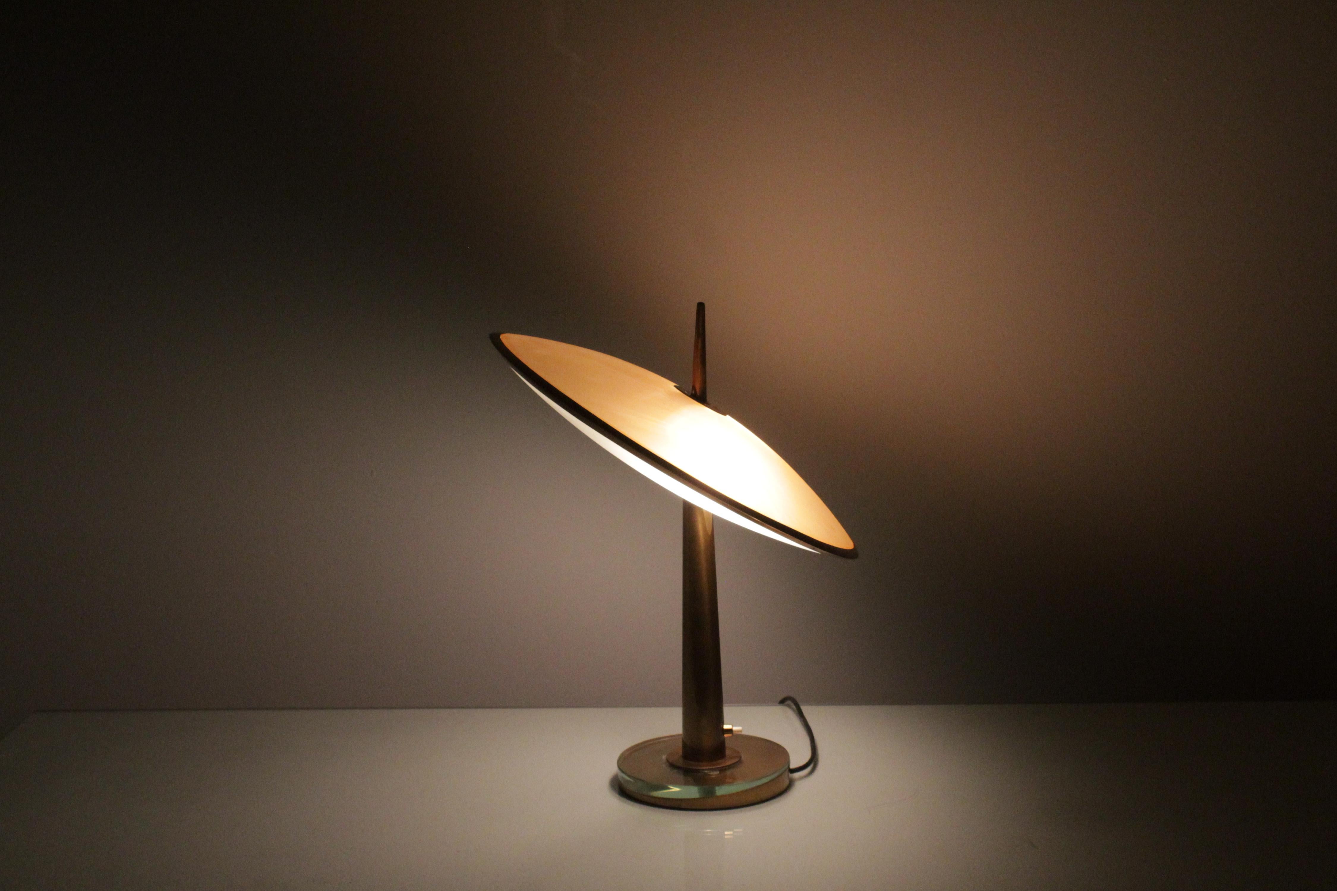 M. Ingrand for Fontana Arte mod. 1538 Disco Volante Glass Table Lamp 50s Italy 3