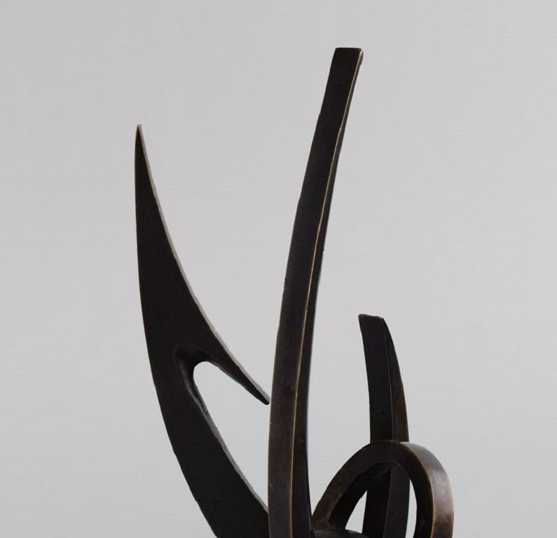 Bronzo M. Joffroy, Francia, Rara scultura modernista in bronzo, Edf, Pimingui, metà del XX secolo in vendita