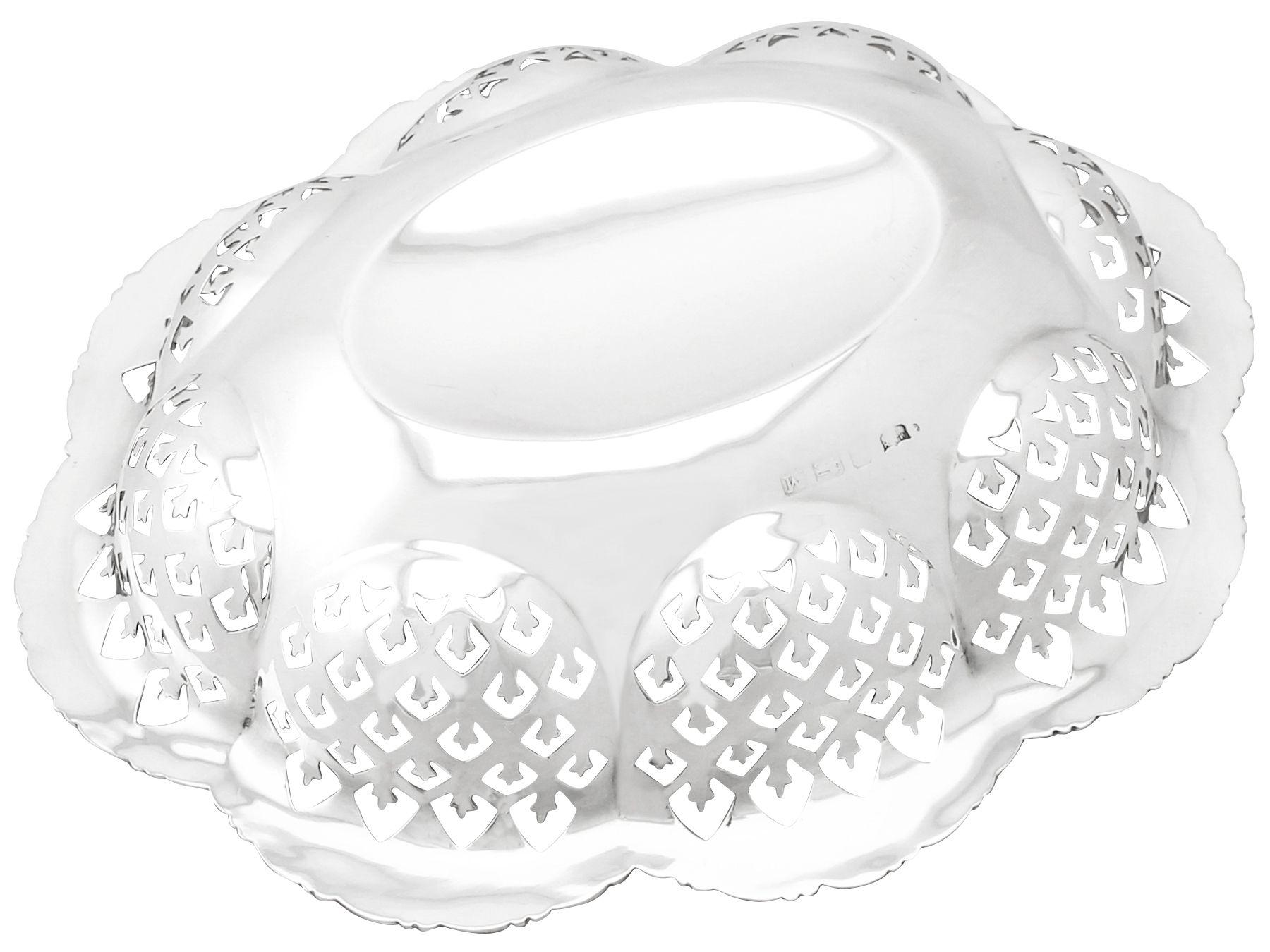 M M Henderson Ltd Antique Sterling Silver Bon Bon Dish (Plat en argent) en vente 2