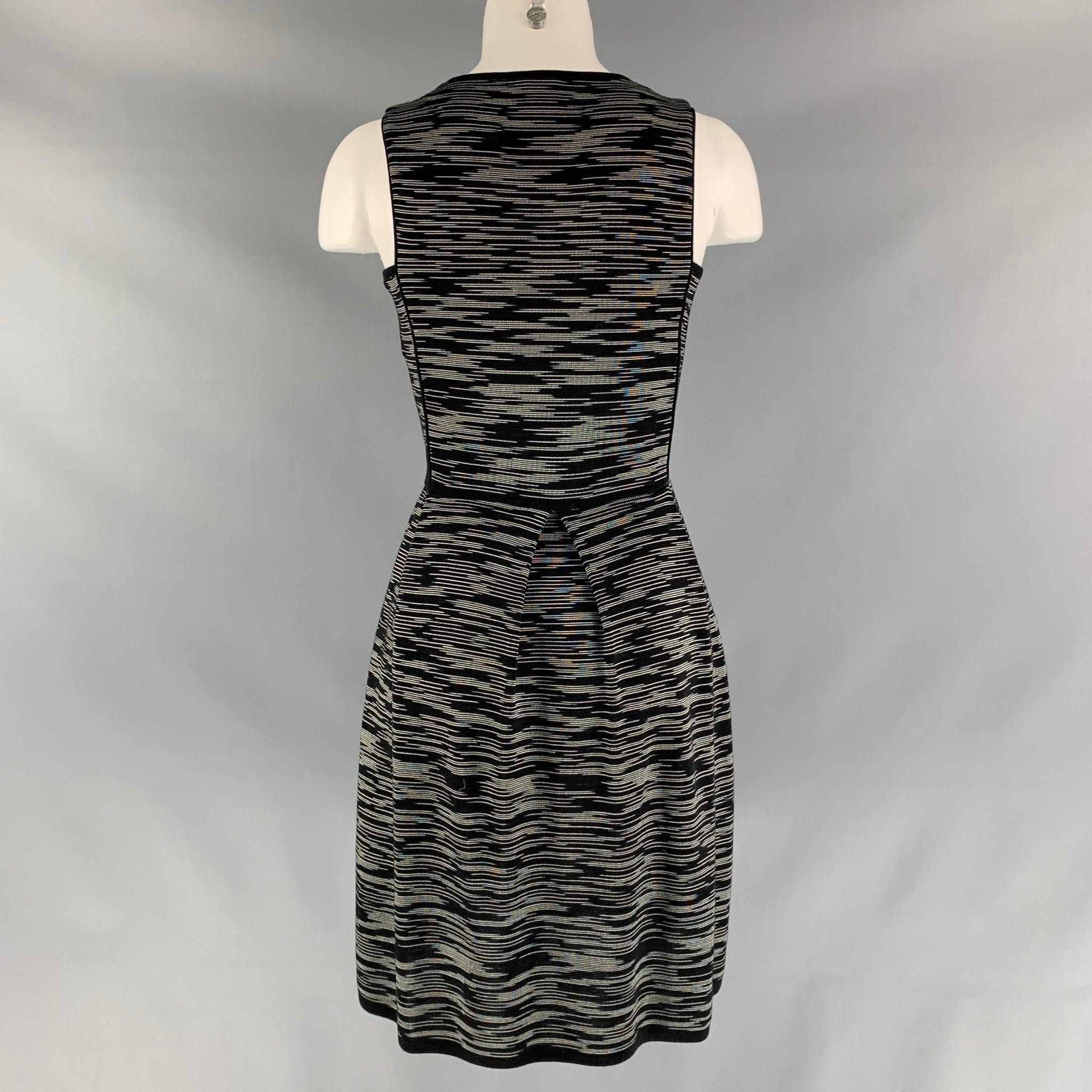 M MISSONI Black  Knitted Size 4 White Dress In Good Condition For Sale In San Francisco, CA