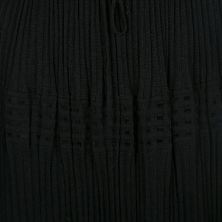 M Missoni Black Lurex Perforated Knit Pleated Skirt M. Bon état - En vente à Dubai, Al Qouz 2