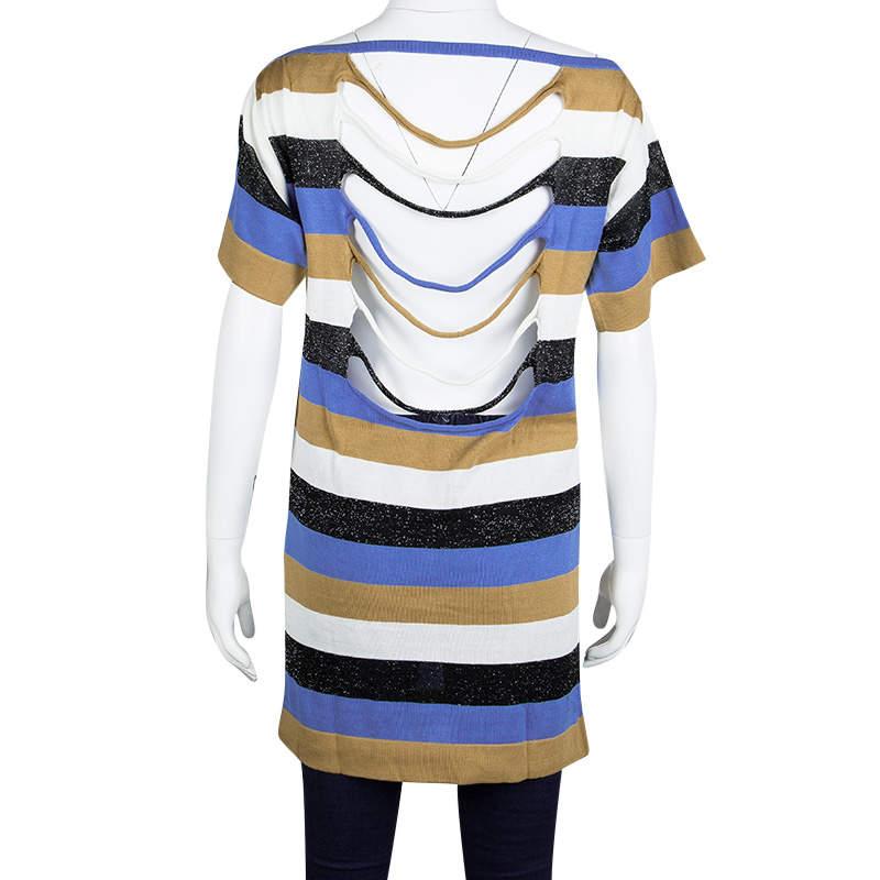 M Missoni brings you this lovely top that features short sleeves, strip details at the back and colorblock stripes. You can wear it with leggings and high heels.


