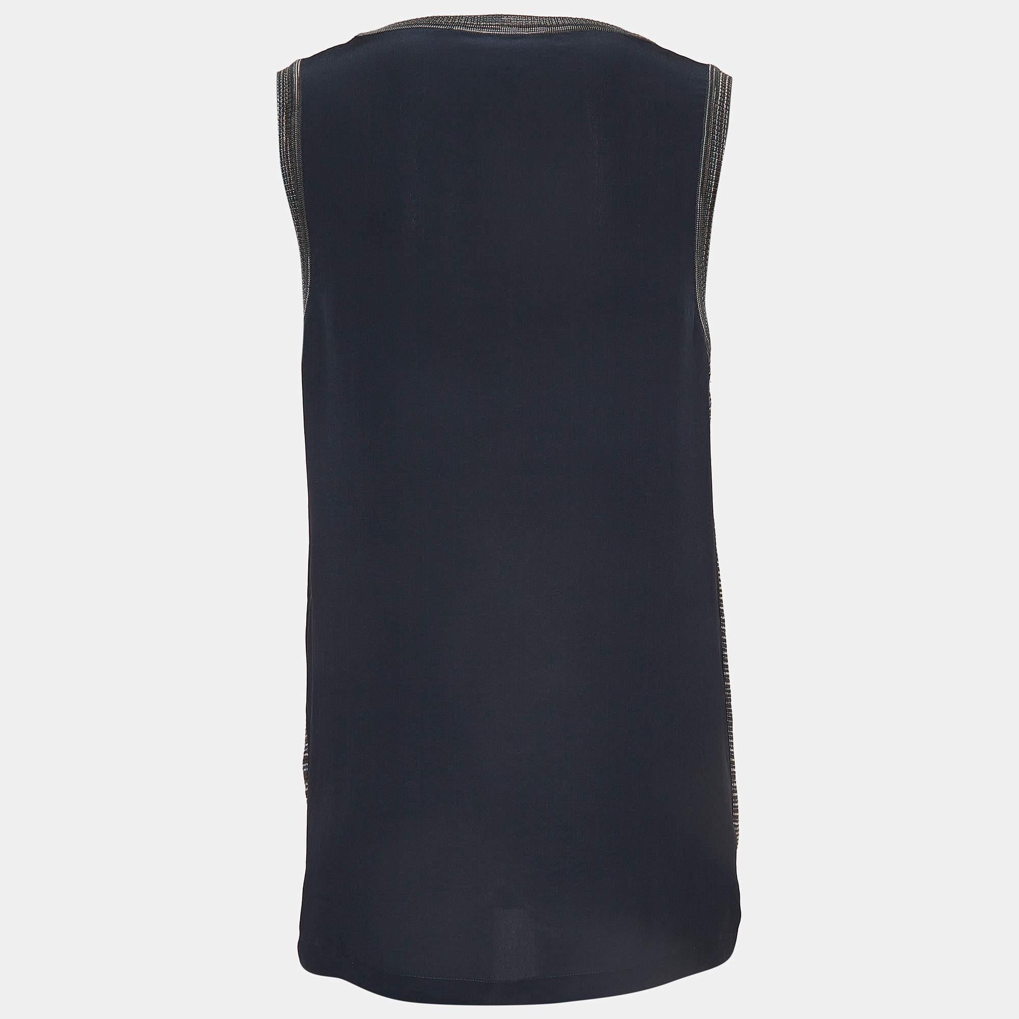Find great style and comfort while wearing this designer top. Tailored using the best fabric the creation has been given immense detail. Style it with a skirt and heels.