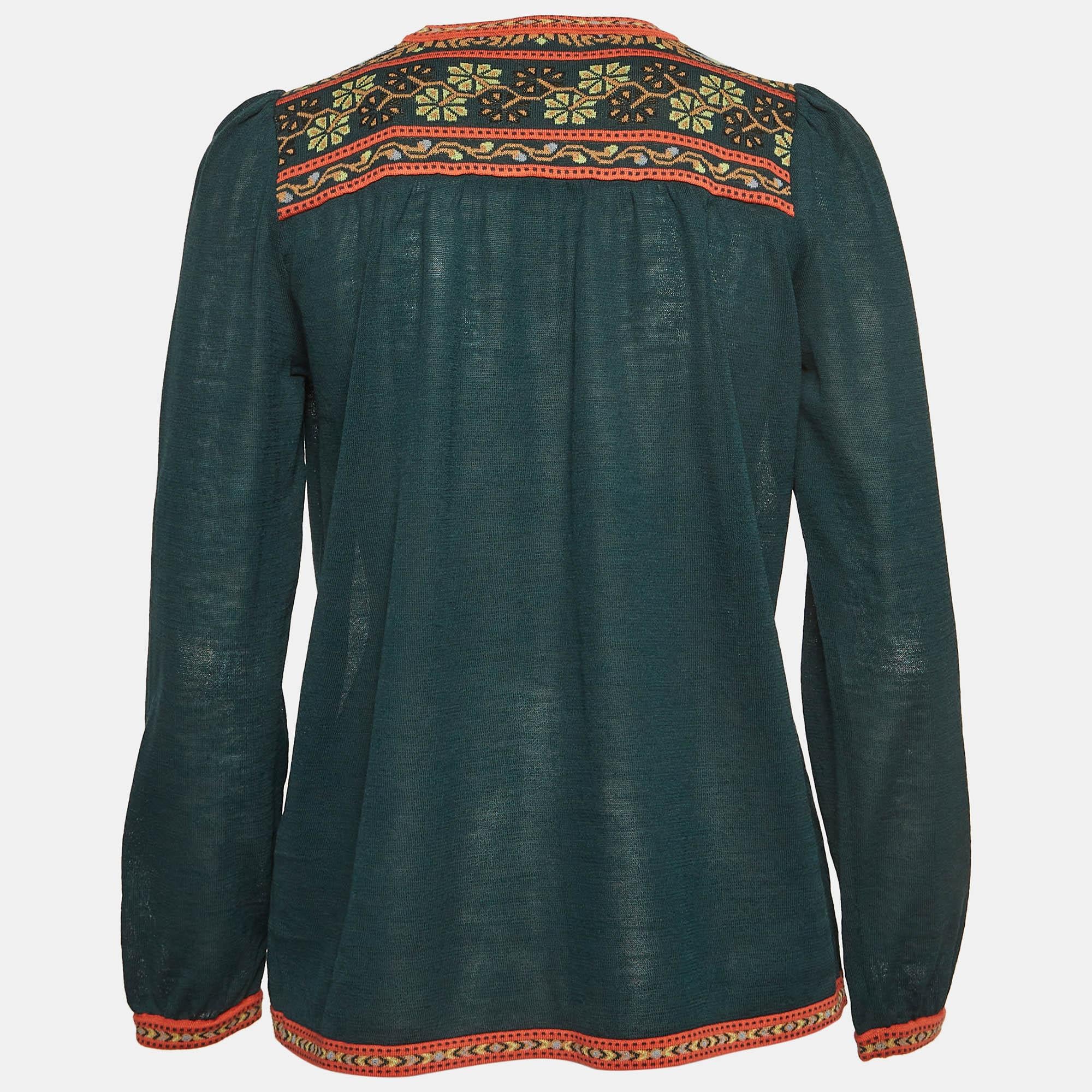 Careful tailoring, quality materials, and elegant cuts make this designer top a piece to cherish! It comes in a classic design to be easy to style.