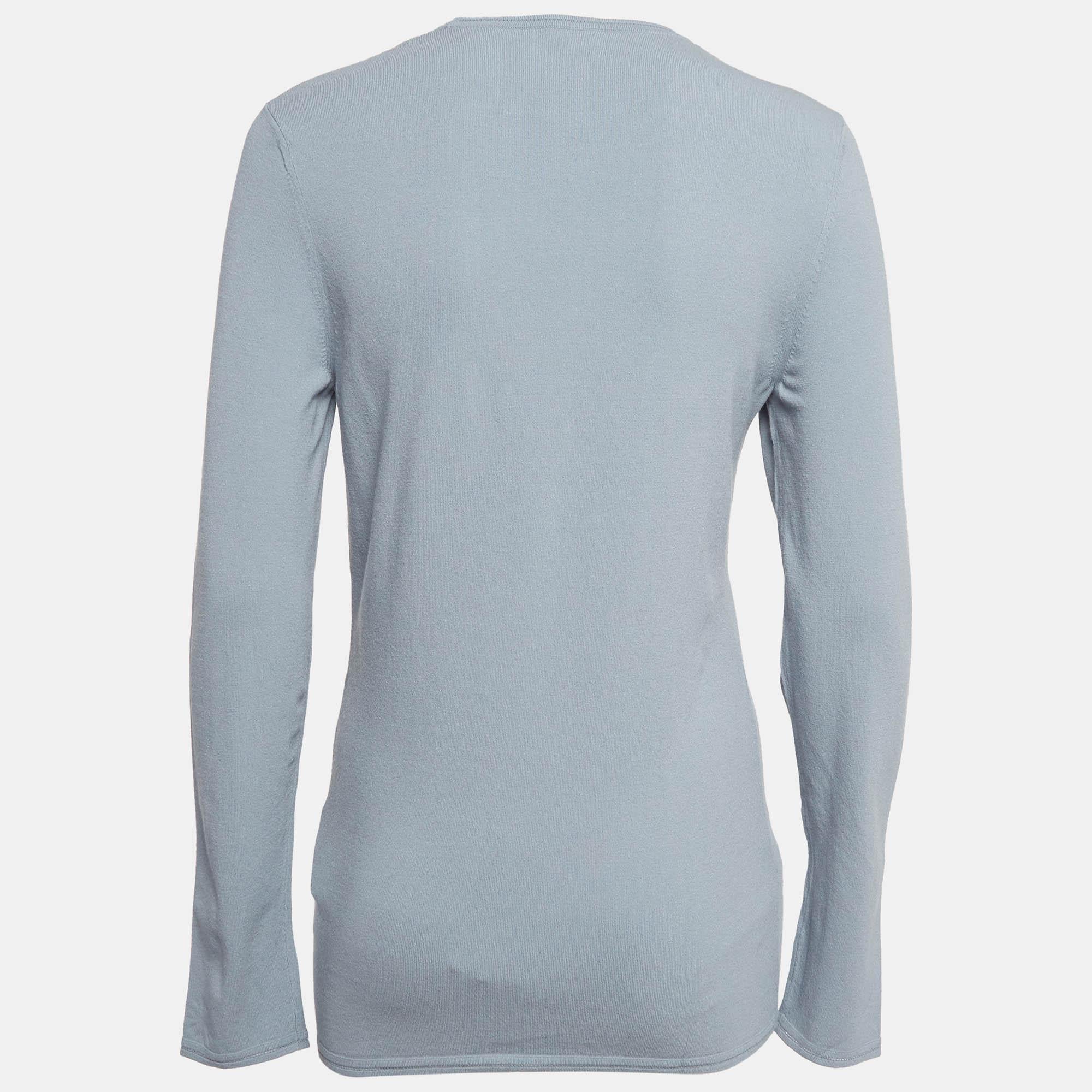 Find great style and comfort while wearing this designer top. Tailored using the best fabrics the creation has been given immense detail. Style it with a pair of jeans and flats.