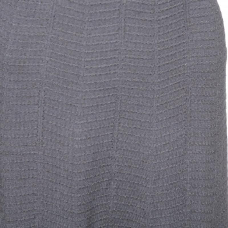 Adorned with lovely patterns, the M Missoni skirt is loaded with statement femininity. It is tailored with a slim waistband into a maxi length. Pair it up with a basic tee and layer with a cardigan. Perfect for a date!