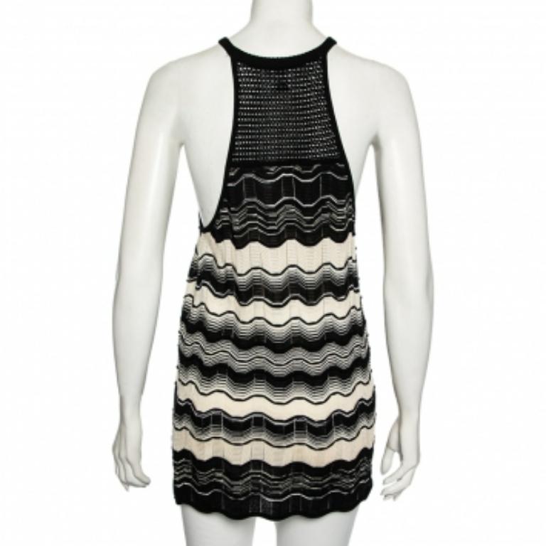 Top sin mangas de punto monocromo M Missoni S en Bueno estado para la venta en Dubai, Al Qouz 2