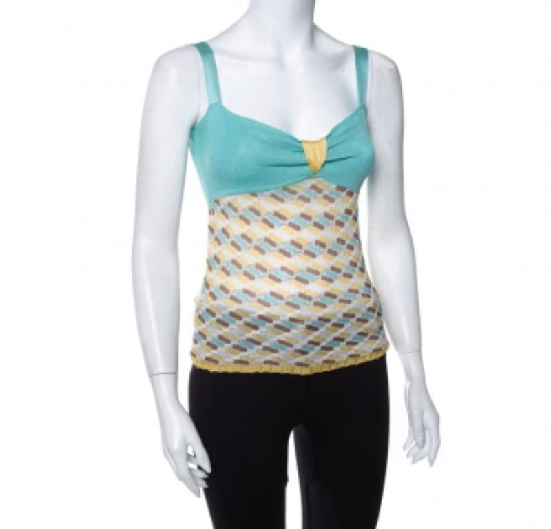With its feminine aesthetic, M Missoni lets you master the subtle art of chic dressing with this top. Light up any occasion with your fine dressing style when you step out wearing this multicolored top. This fine top made with blended fabric gives a