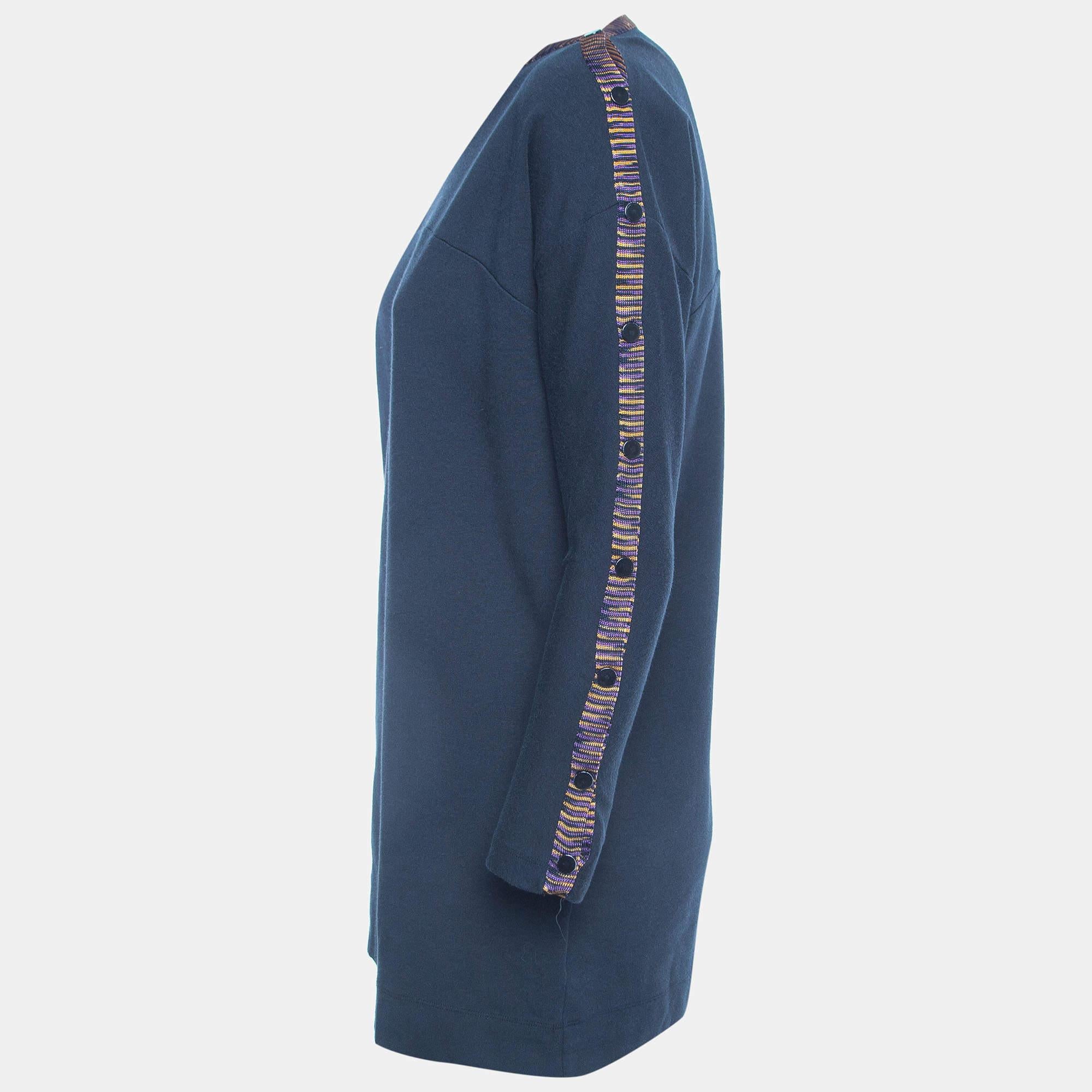 Perfect for casual outings or errands this T shirt is the best piece to feel comfortable and stylish in. It flaunts a catchy shade and a relaxed fit.