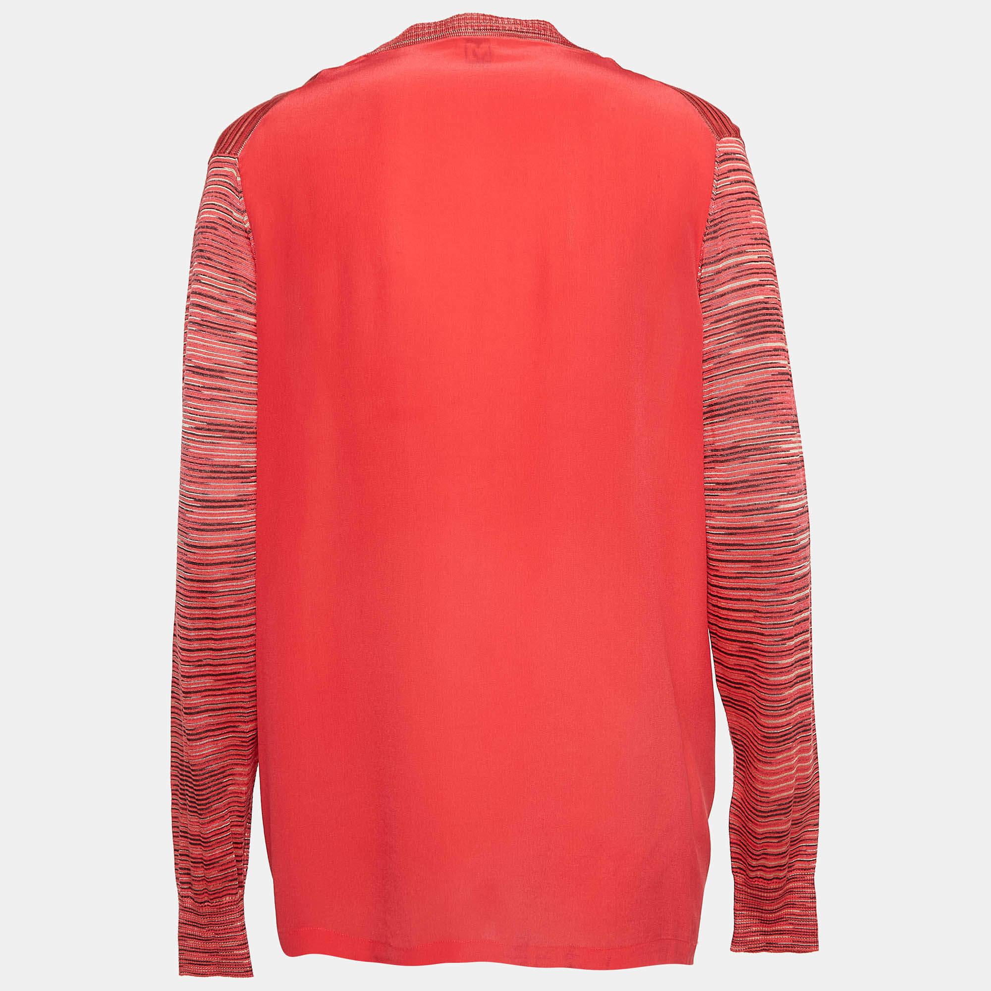 Ob Sie nun mit Freunden ausgehen oder einfach nur faulenzen wollen  Diese Strickjacke ist vielseitig und kann auf viele Arten gestylt werden. Es wurde aus feinem Stoff hergestellt.