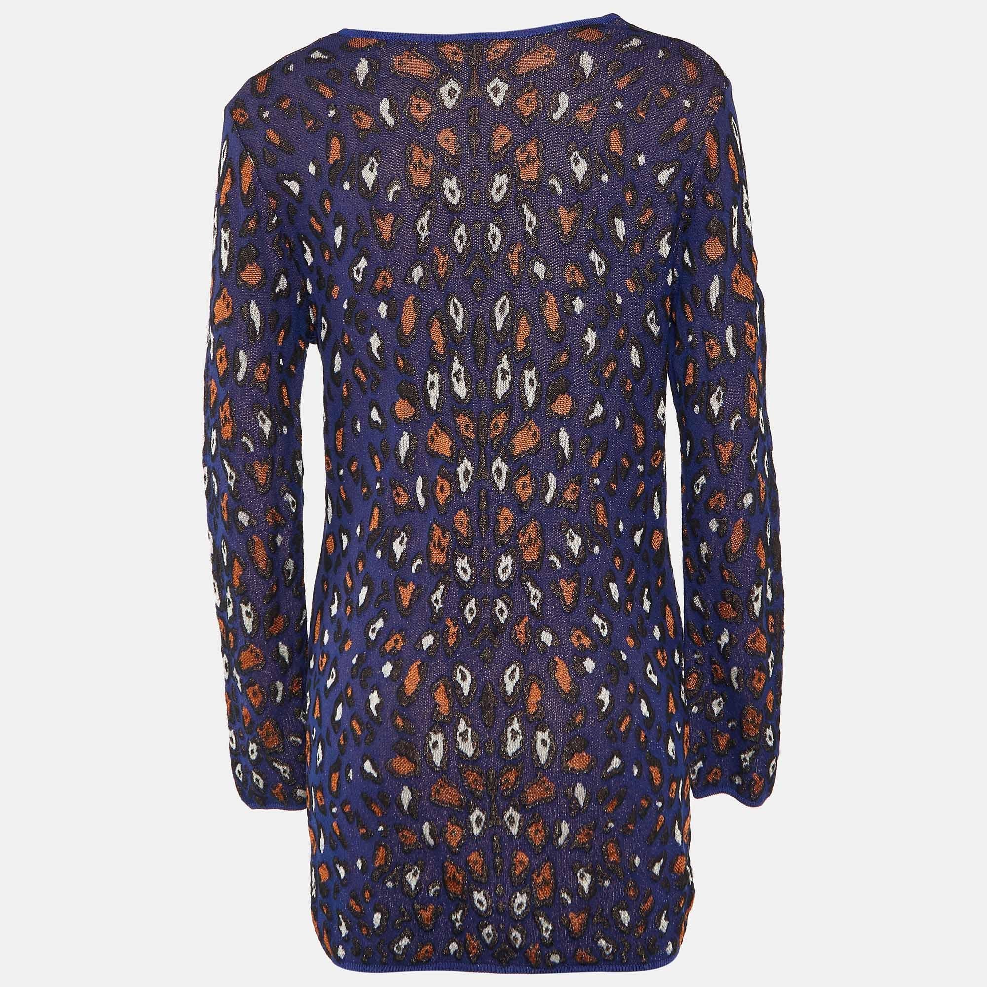 Whether you want to go out on casual outings with friends or just want to lounge around this cardigan is a versatile piece and can be styled in many ways. It has been made using fine fabric.