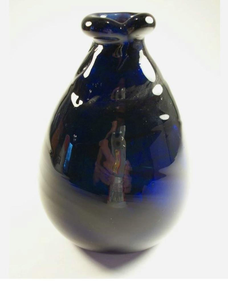 M. ROBB - Vaso a bocciolo in vetro Studio A - Firmato - Canada - Circa 1973 In condizioni buone in vendita a Chatham, ON