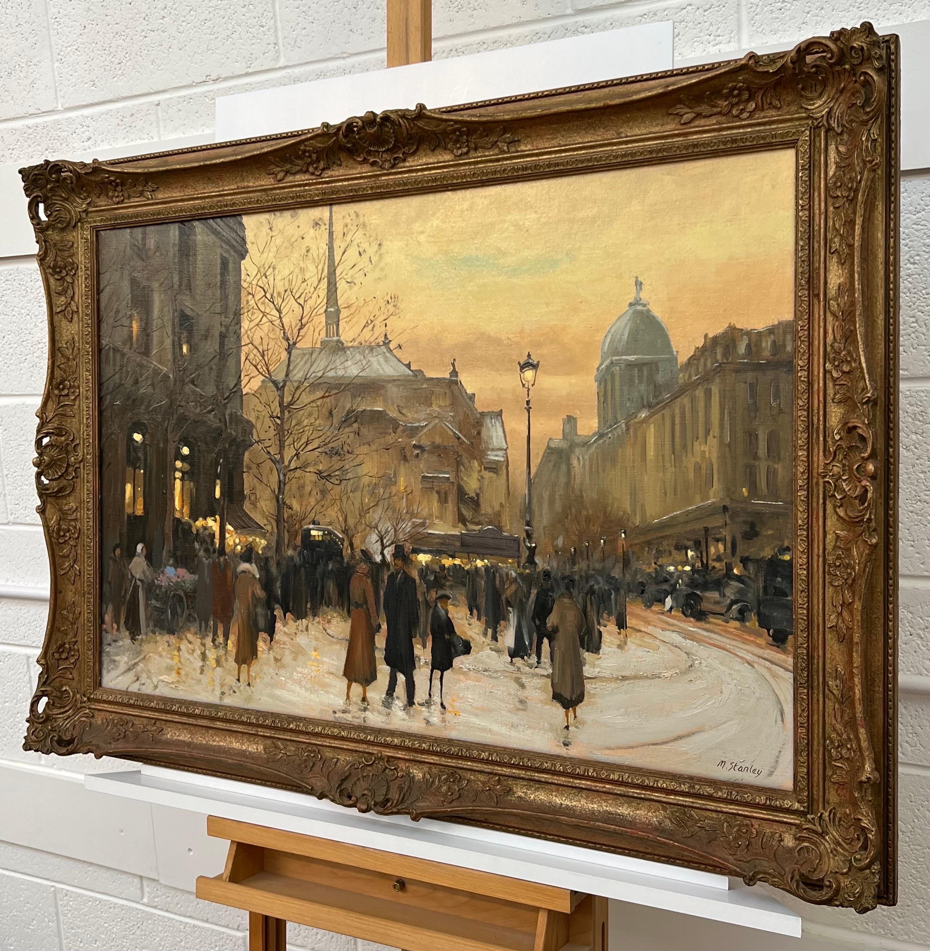 Gemälde mit Figuren auf einem Pariser Markt zur Winterzeit im späten 19. Jahrhundert, von M-One. Dies ist ein signiertes Original, Öl auf Leinwand, in gutem Zustand. Präsentiert in einem verschnörkelten Vintage-Rahmen. 

Kunst misst 36 x 24 Zoll