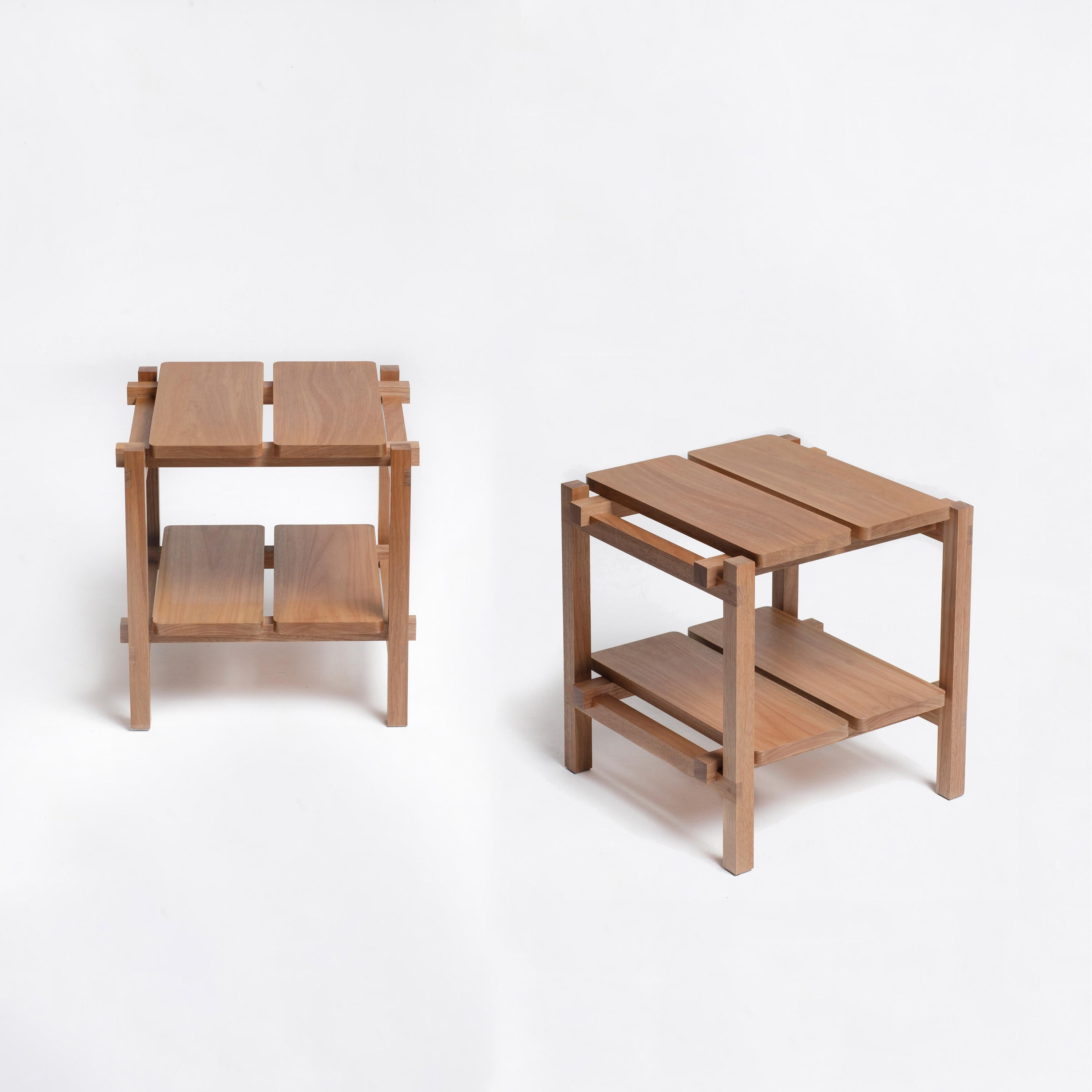 Style international M-One, paire de tables d'appoint contemporaines en bois dur brésilien en vente