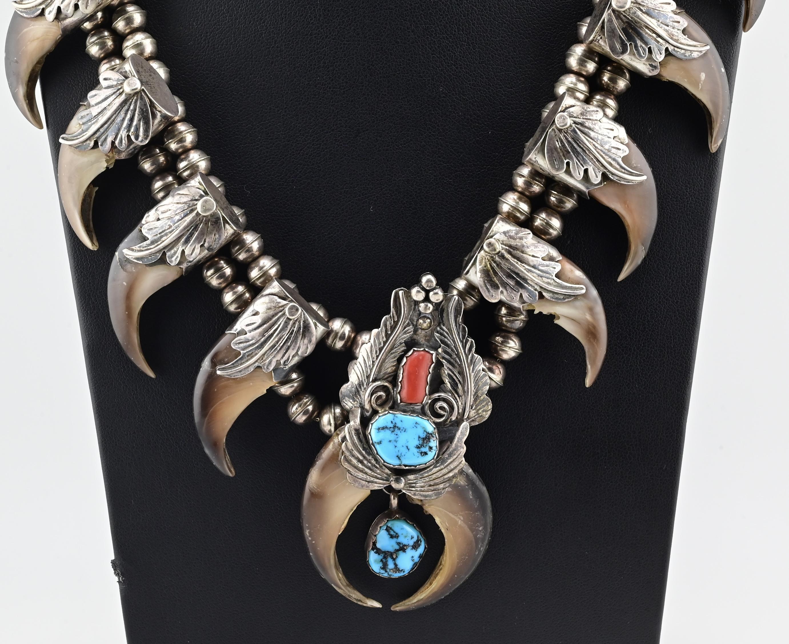 Nativo americano M. Tsosie Collana con artiglio in argento sterling dei nativi americani 125,26g in vendita